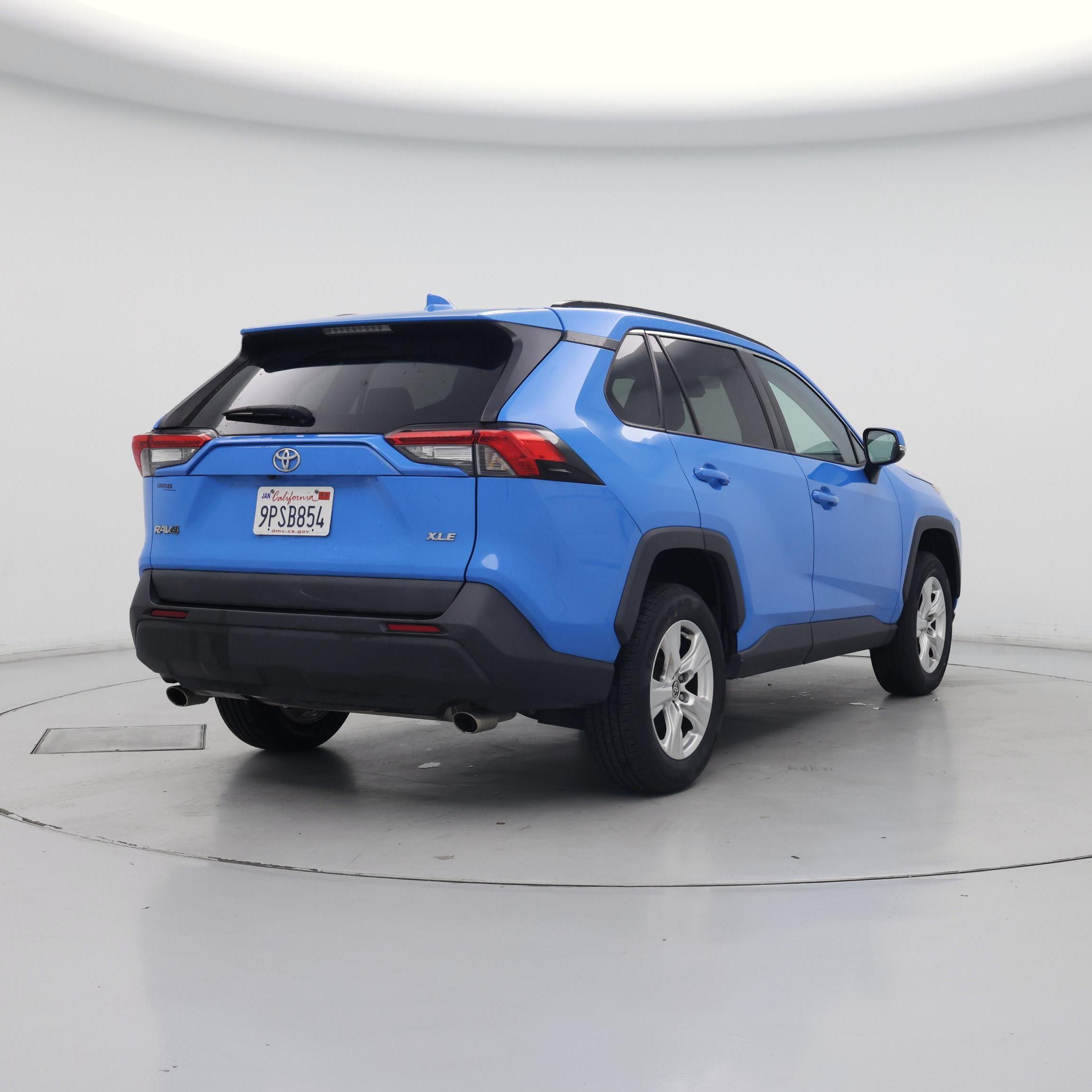Thumbnail: 2021 Toyota RAV4 - 8