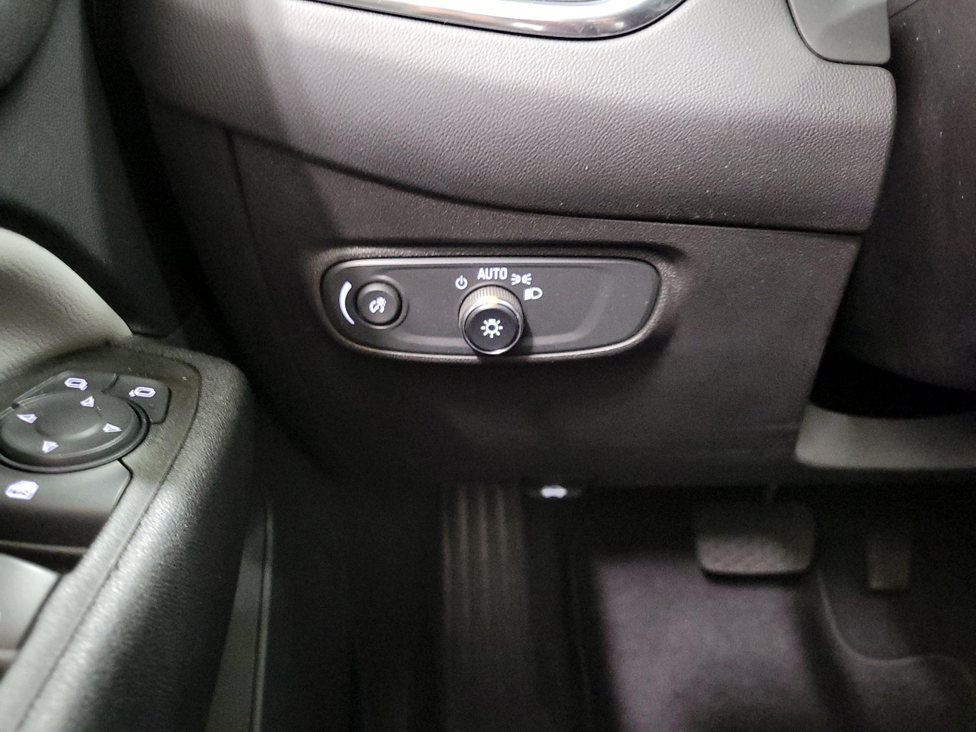 Thumbnail: 2020 Chevrolet Equinox - 13