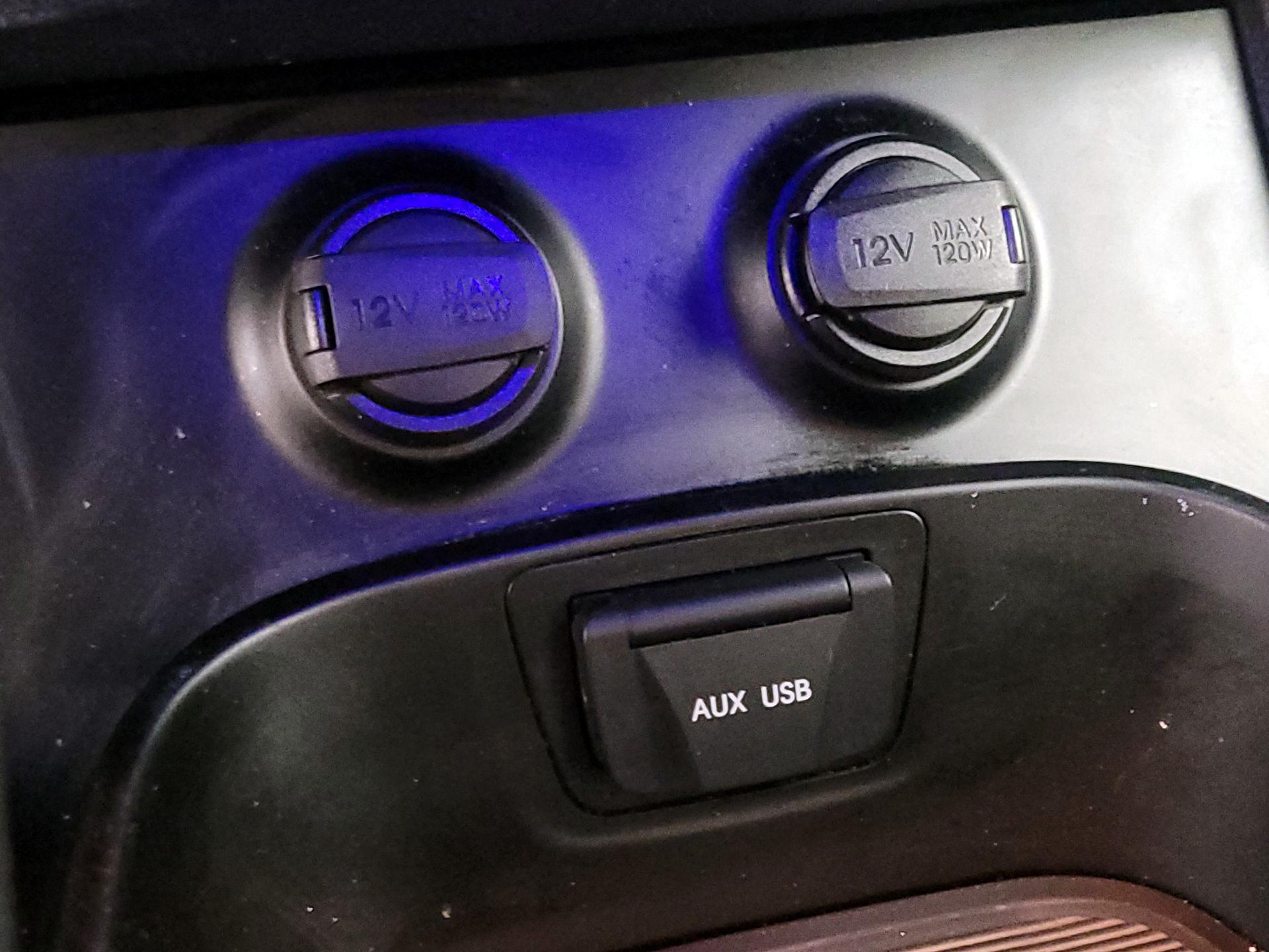 Thumbnail: 2014 Hyundai Santa Fe - 18