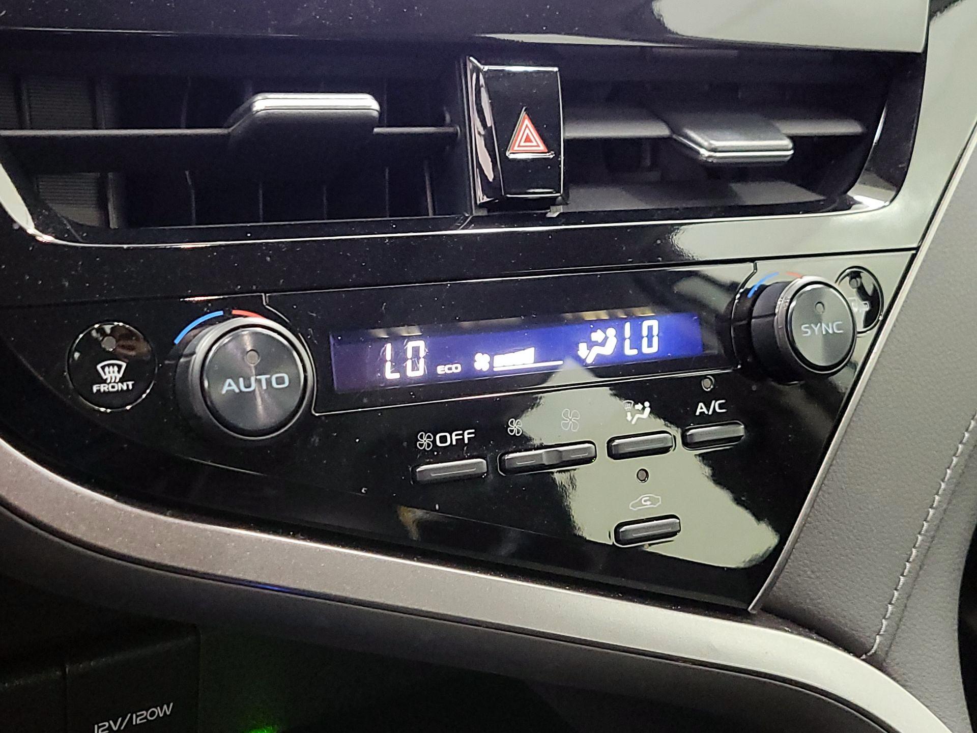 Thumbnail: 2022 Toyota Camry - 17