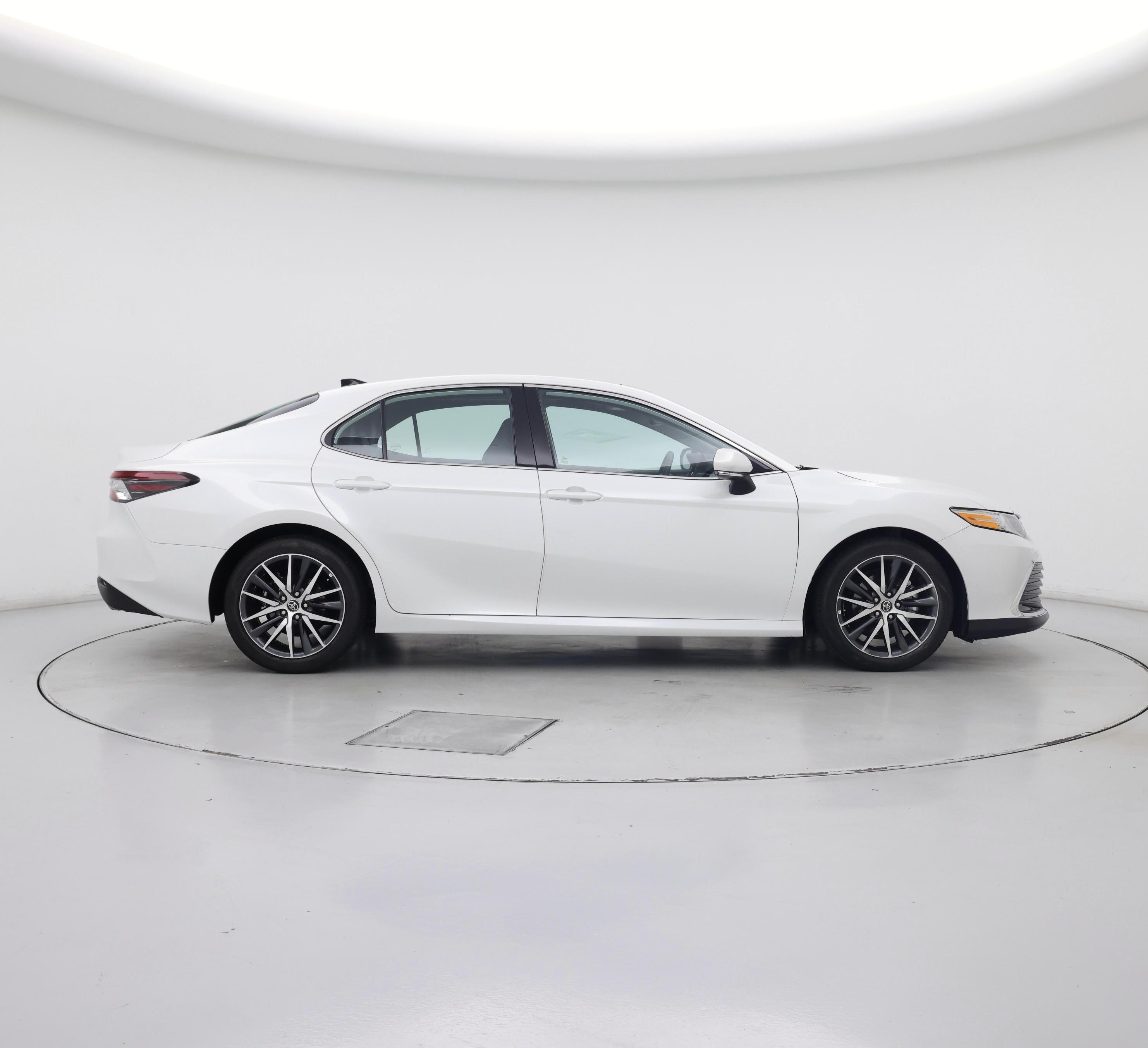 Thumbnail: 2022 Toyota Camry - 7