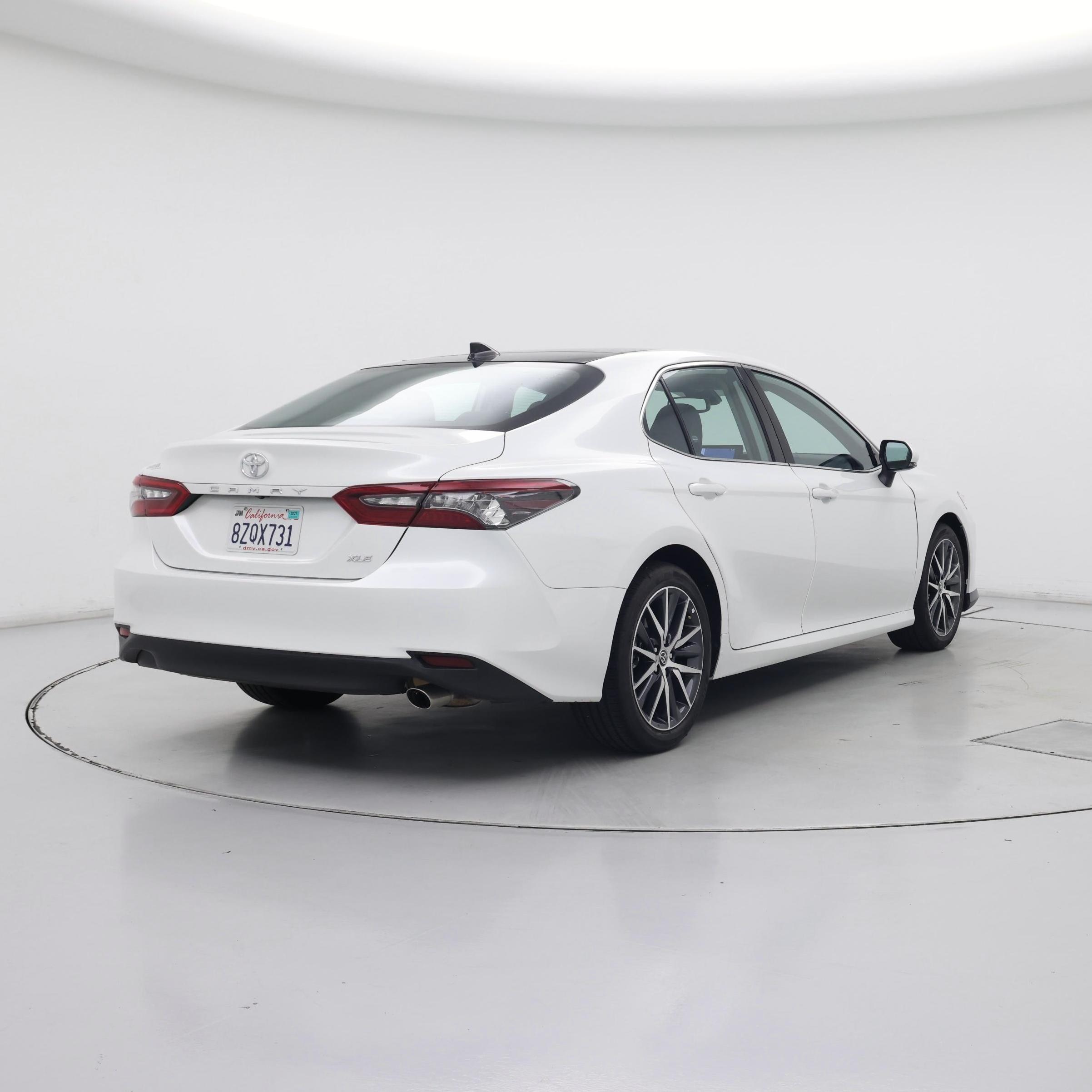 Thumbnail: 2022 Toyota Camry - 8