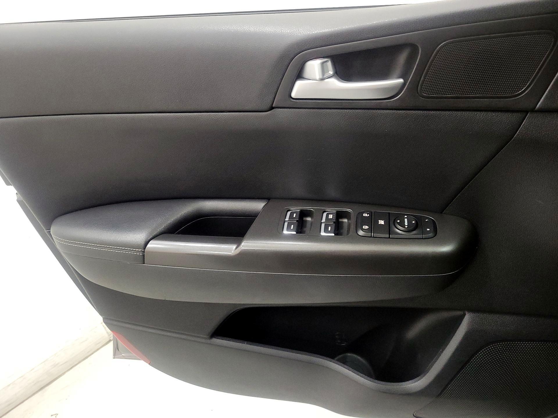 Thumbnail: 2017 Kia Sportage - 12