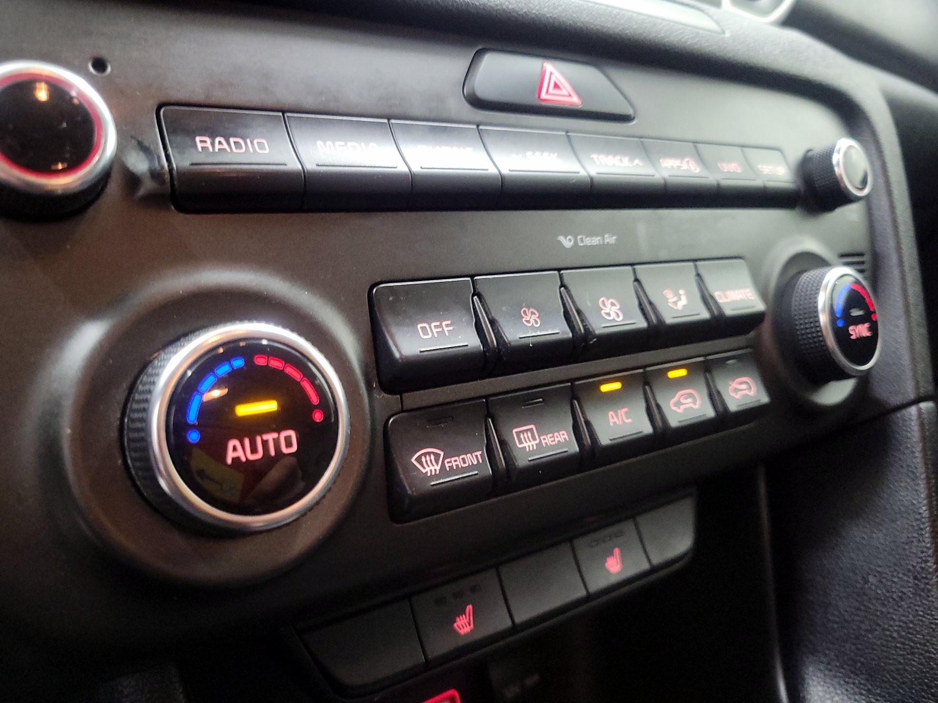 Thumbnail: 2017 Kia Sportage - 16