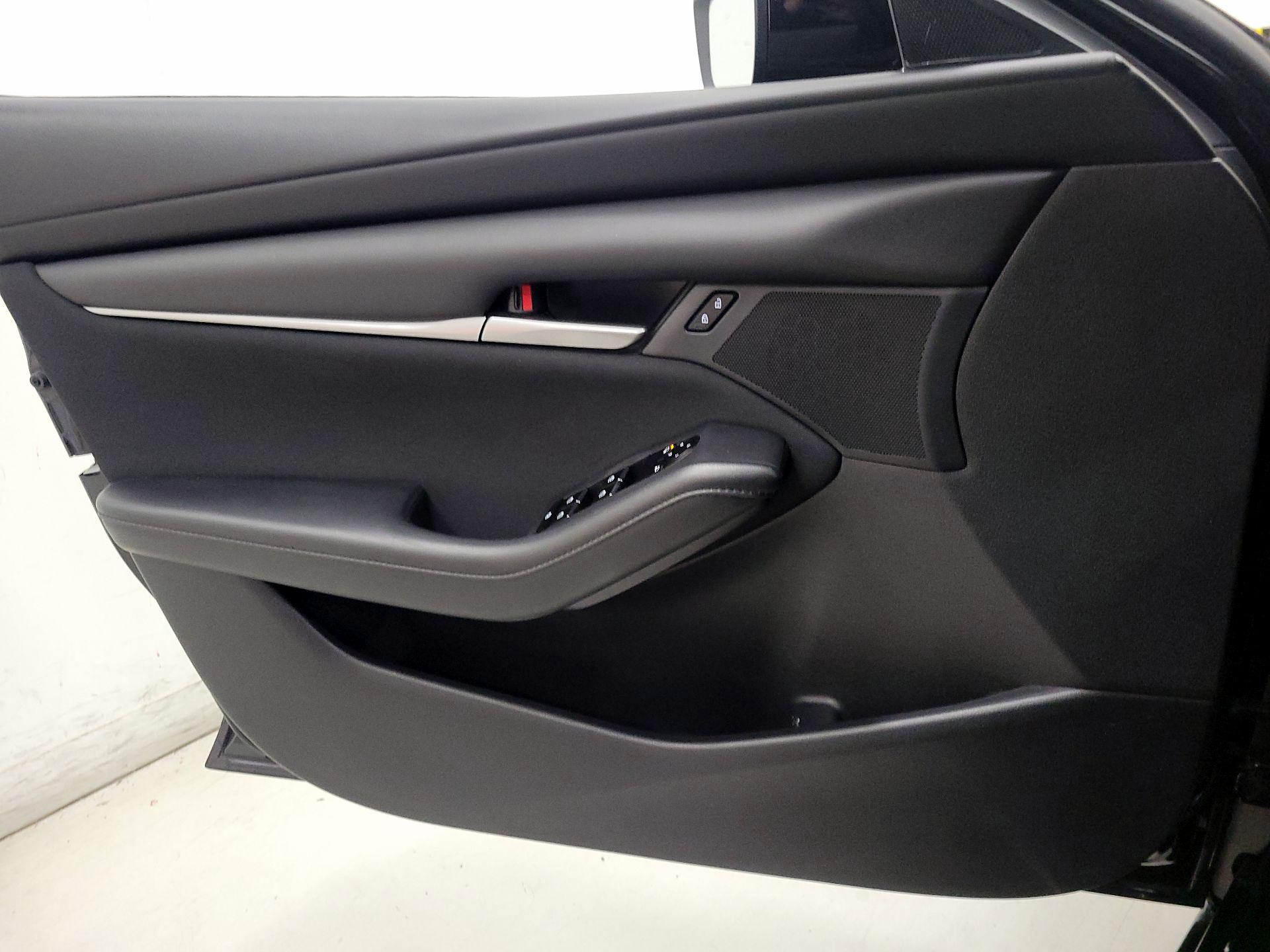 Thumbnail: 2021 Mazda Mazda3 - 12