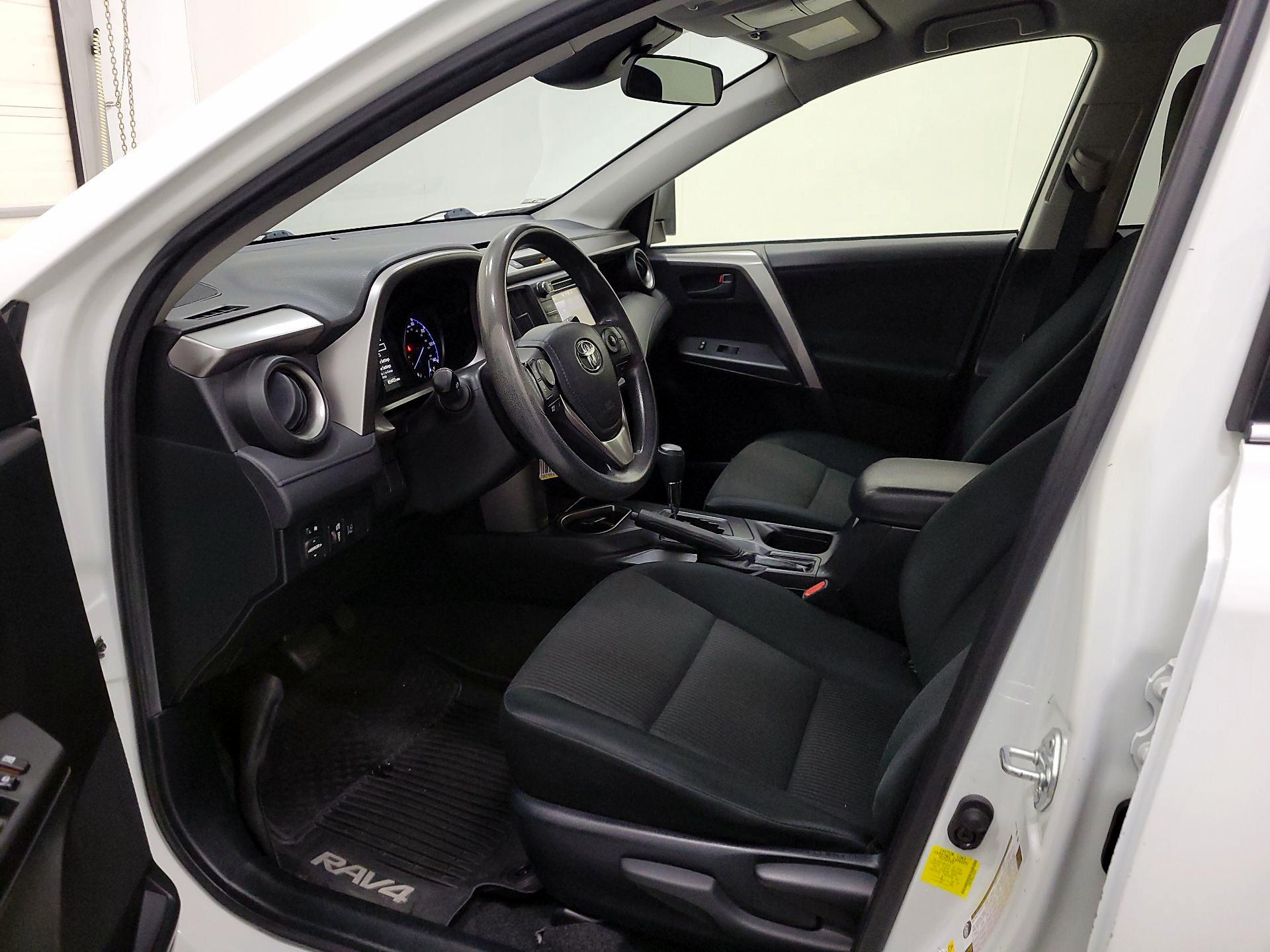 Thumbnail: 2018 Toyota RAV4 - 11