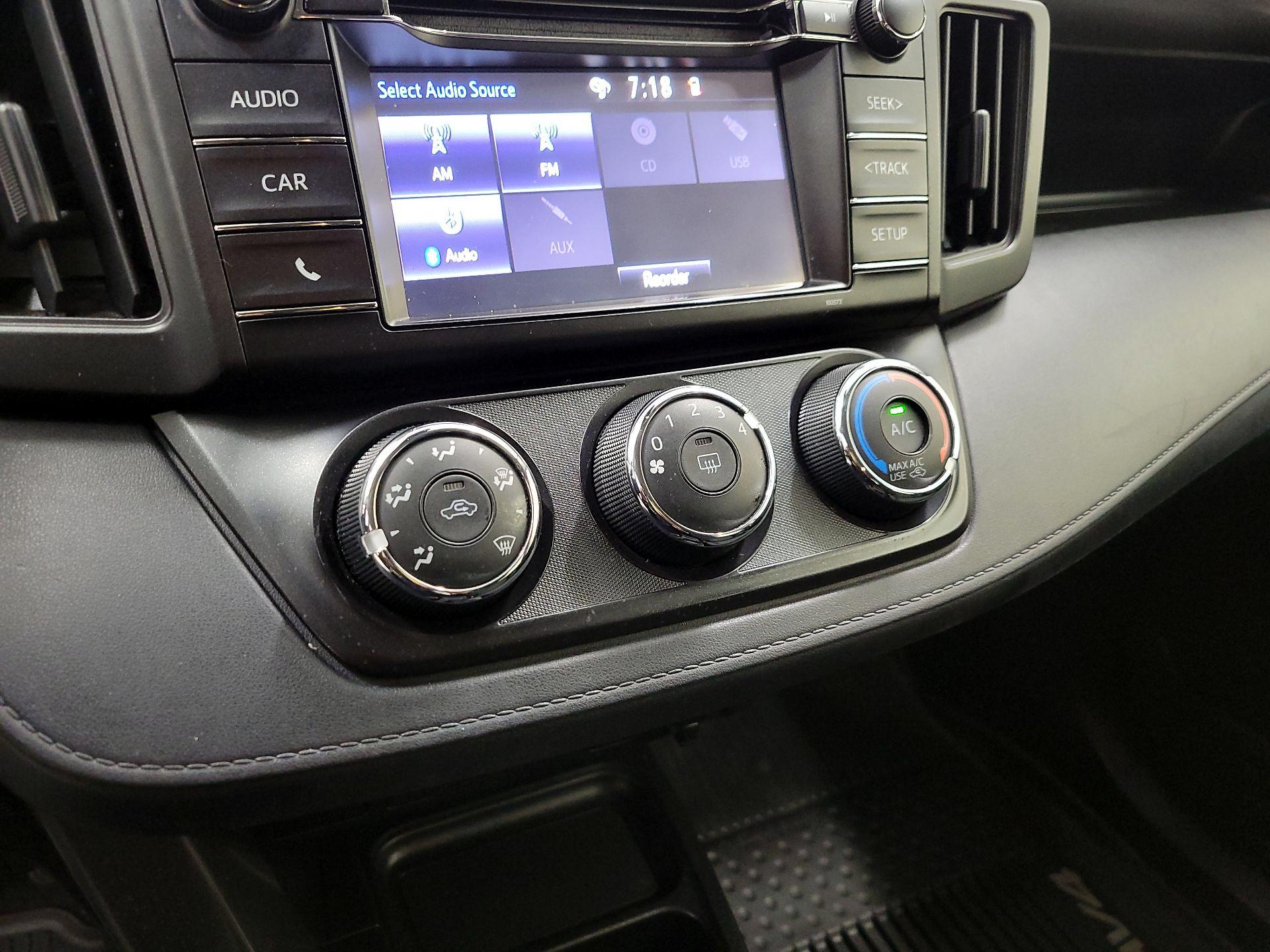 Thumbnail: 2018 Toyota RAV4 - 16