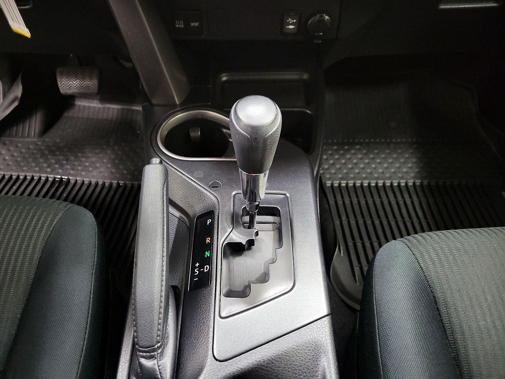 Thumbnail: 2018 Toyota RAV4 - 17