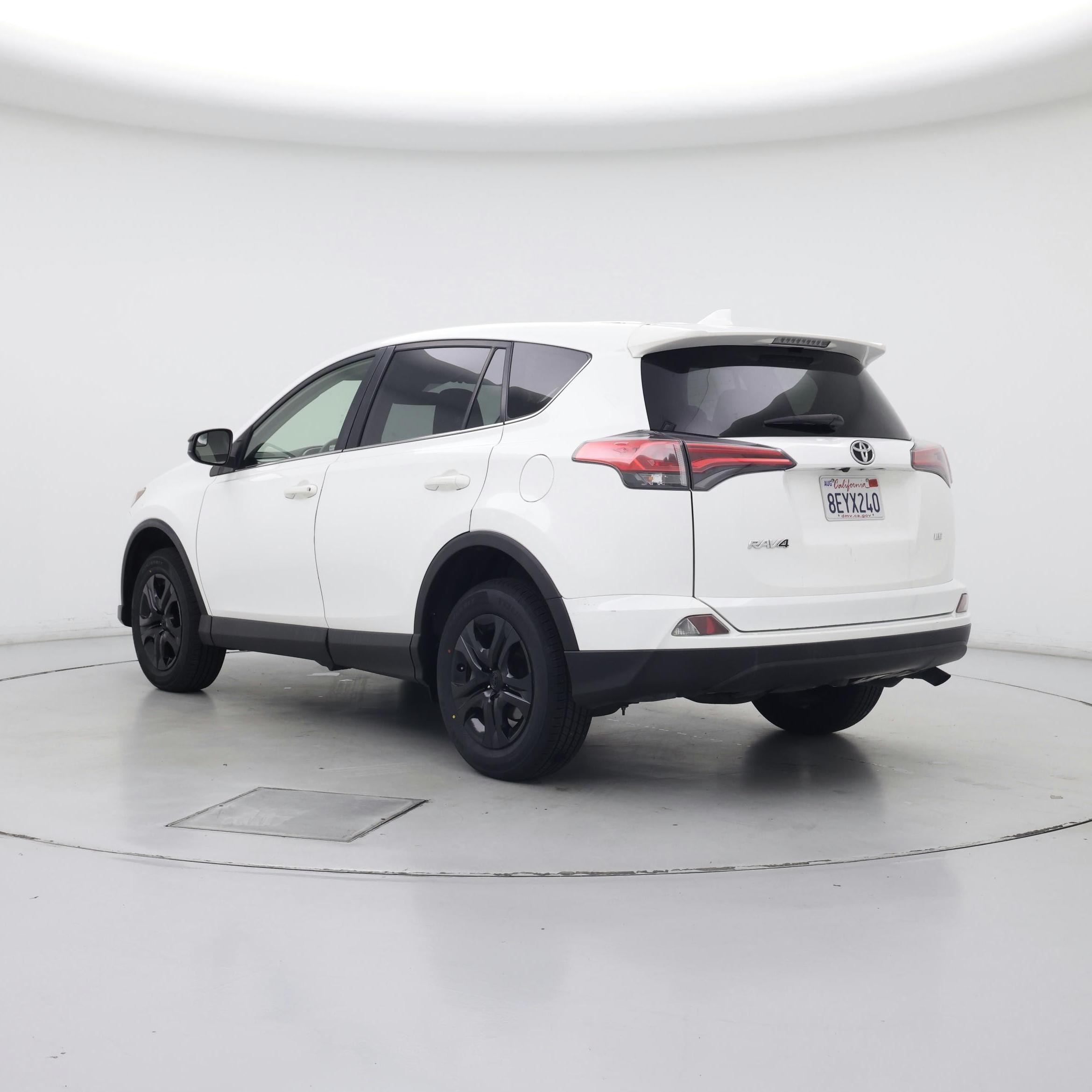 Thumbnail: 2018 Toyota RAV4 - 2
