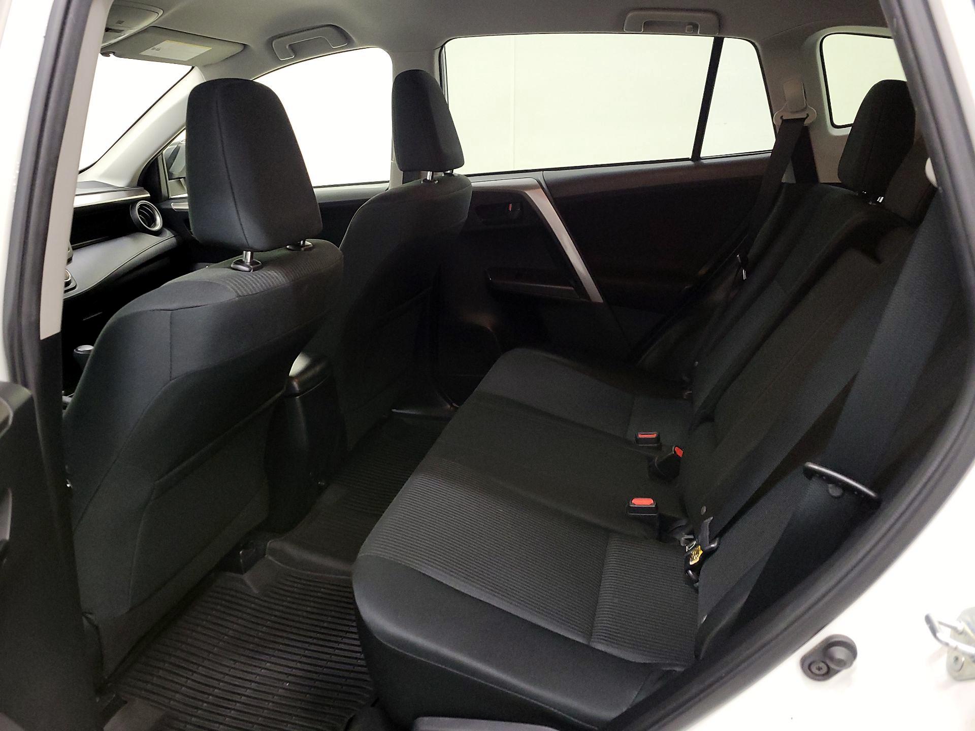 Thumbnail: 2018 Toyota RAV4 - 19