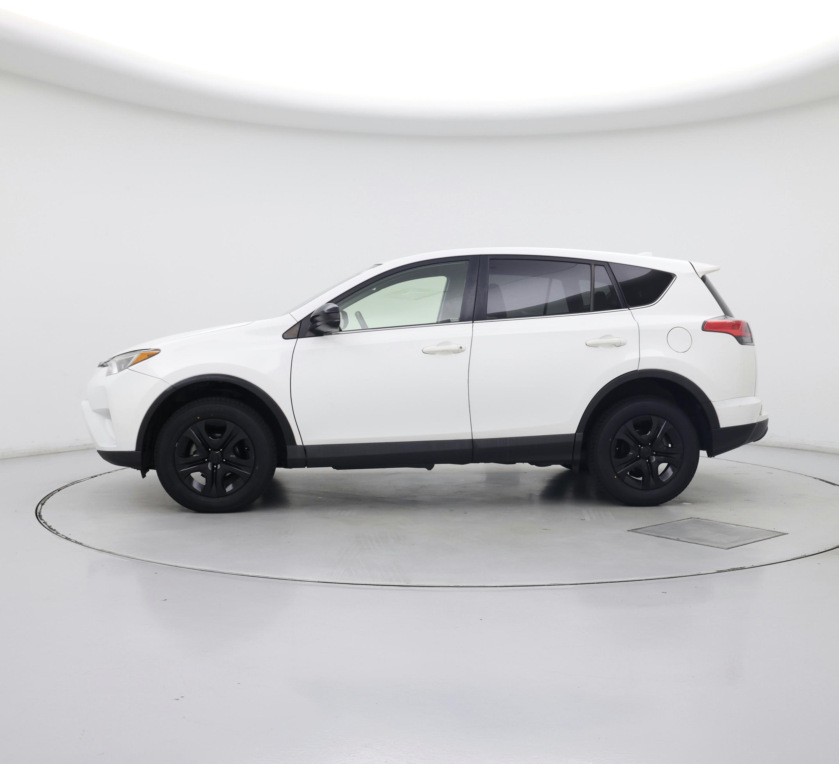 Thumbnail: 2018 Toyota RAV4 - 3