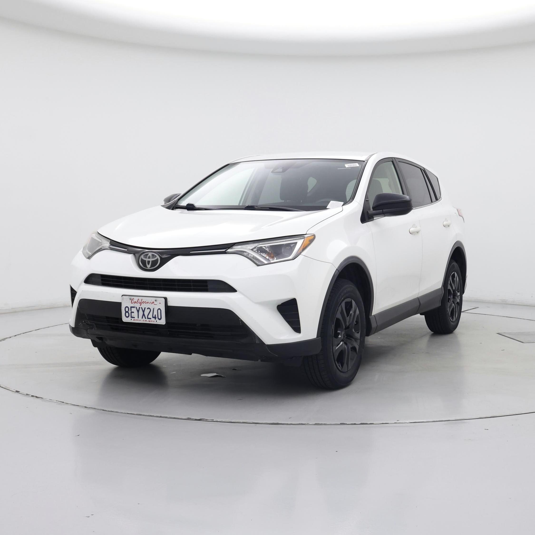 Thumbnail: 2018 Toyota RAV4 - 4