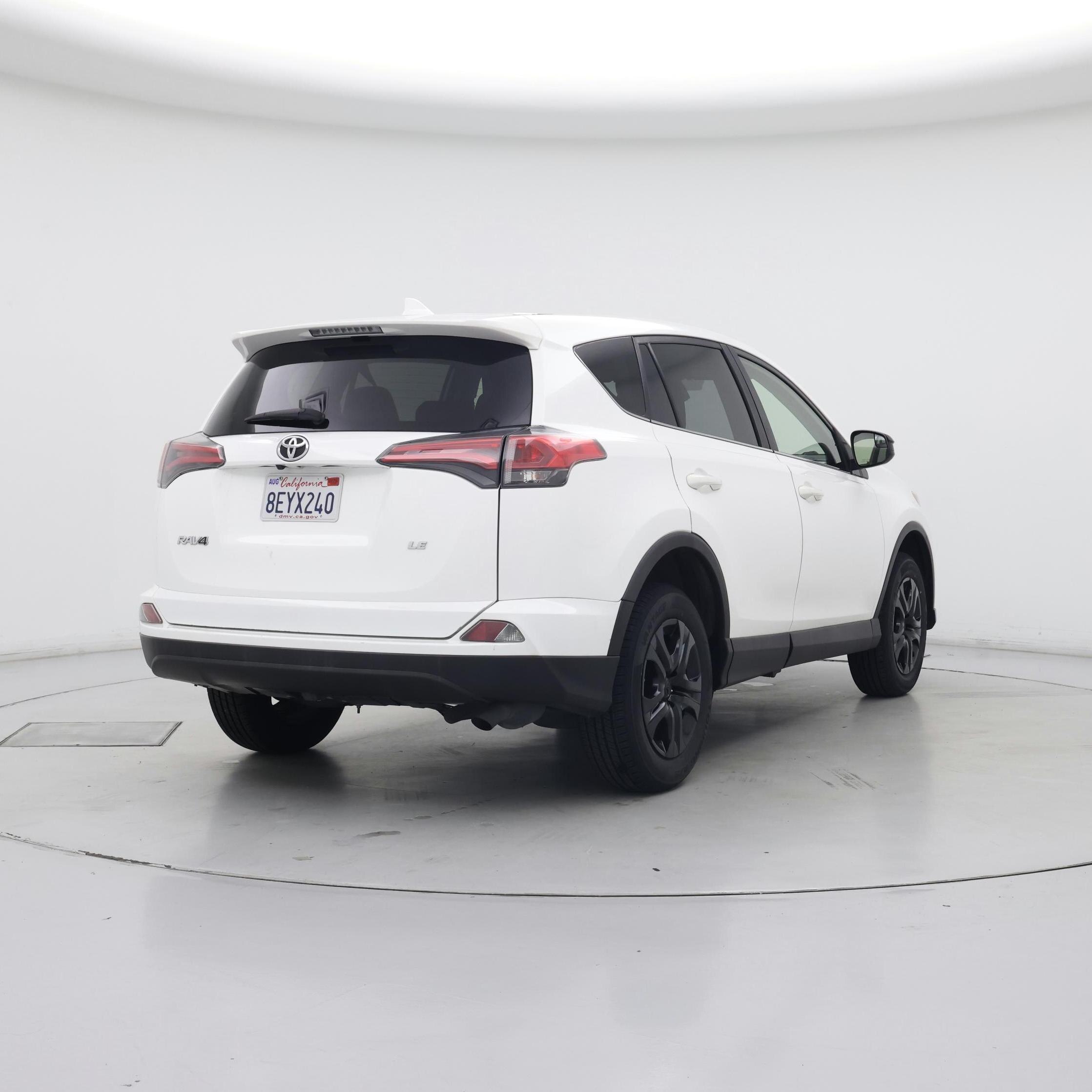 Thumbnail: 2018 Toyota RAV4 - 8
