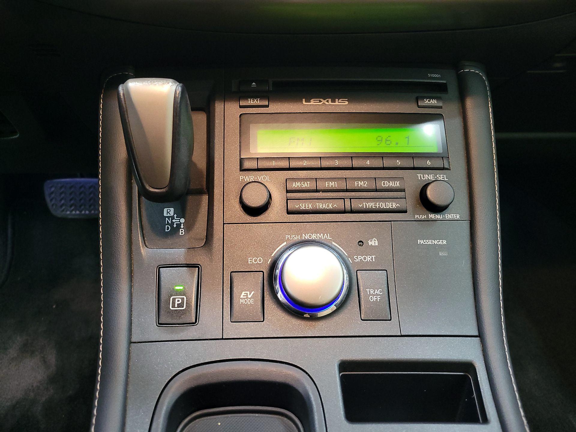 Thumbnail: 2014 Lexus CT - 16