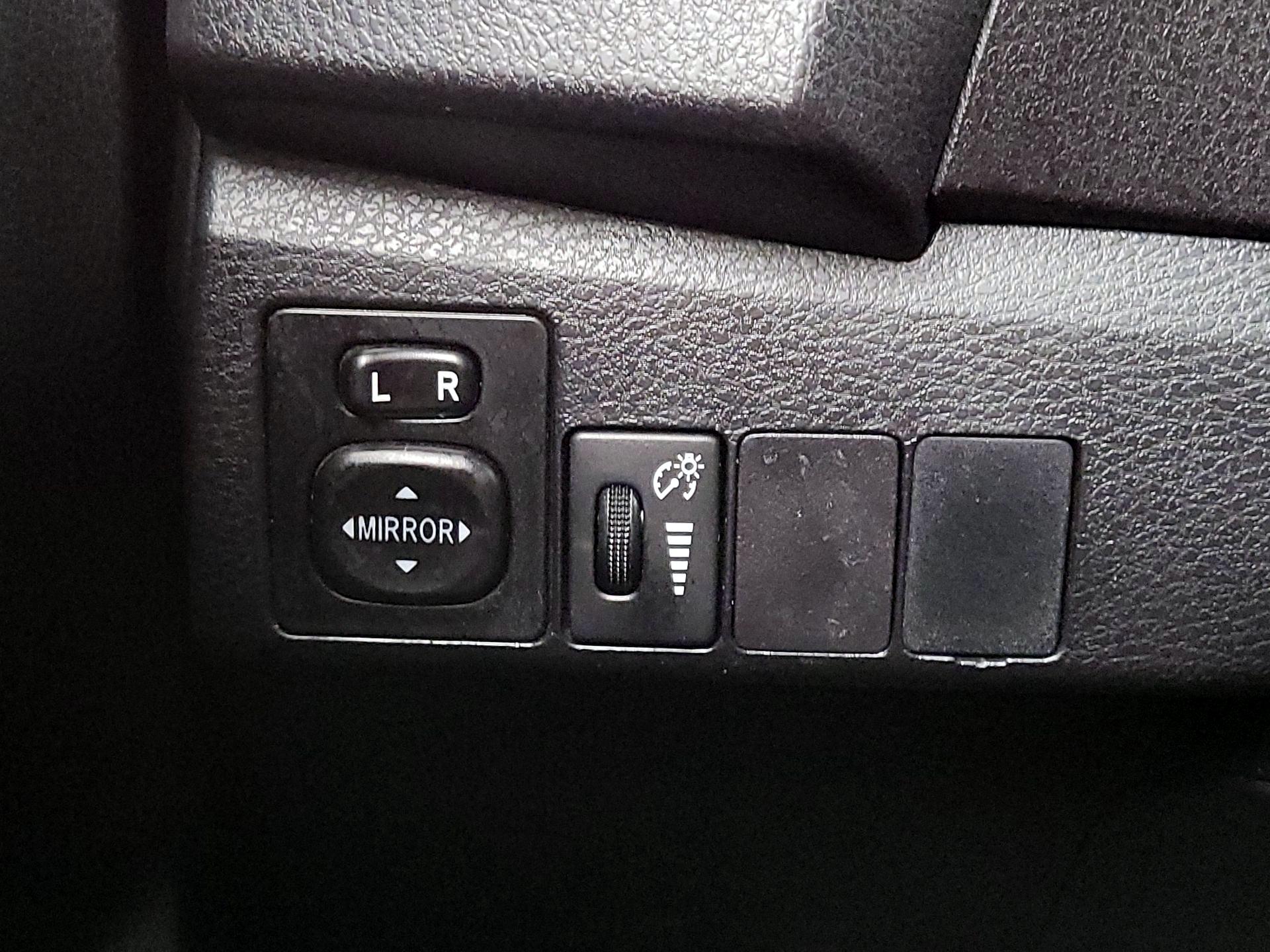 Thumbnail: 2016 Toyota Corolla - 13