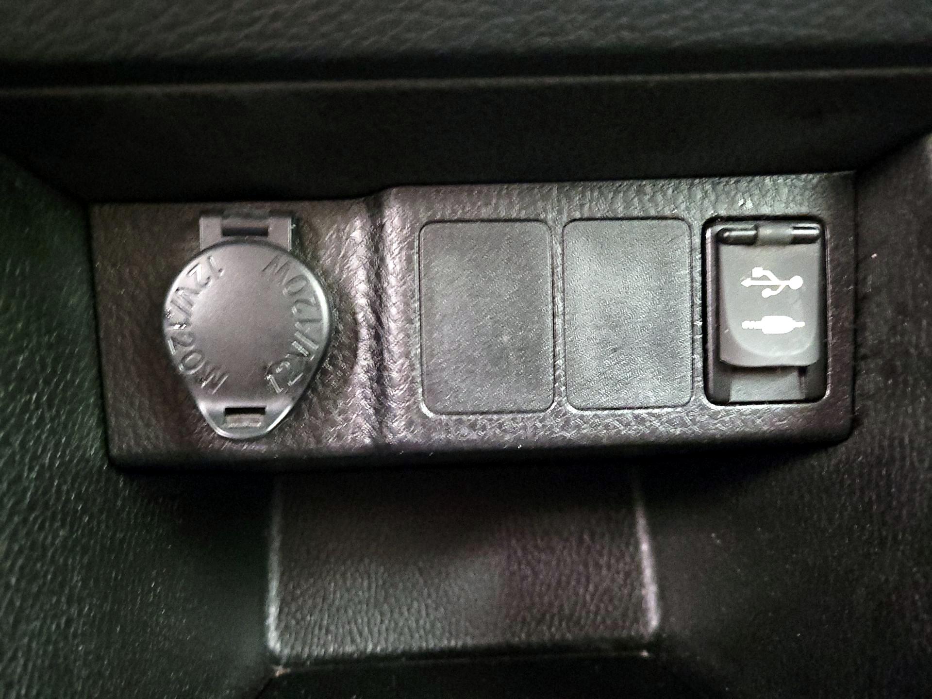 Thumbnail: 2016 Toyota Corolla - 18