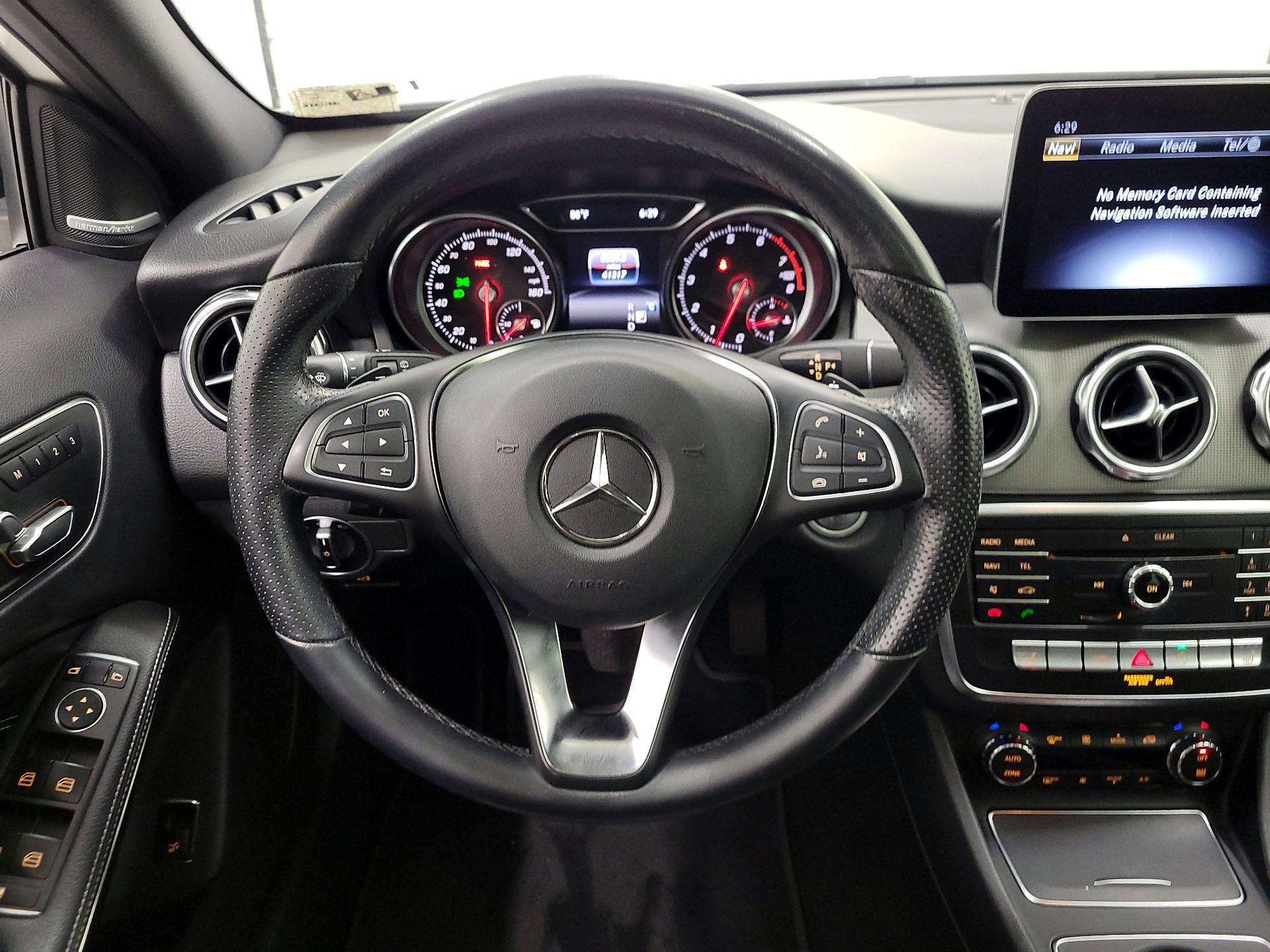 Thumbnail: 2020 Mercedes-Benz GLA - 10