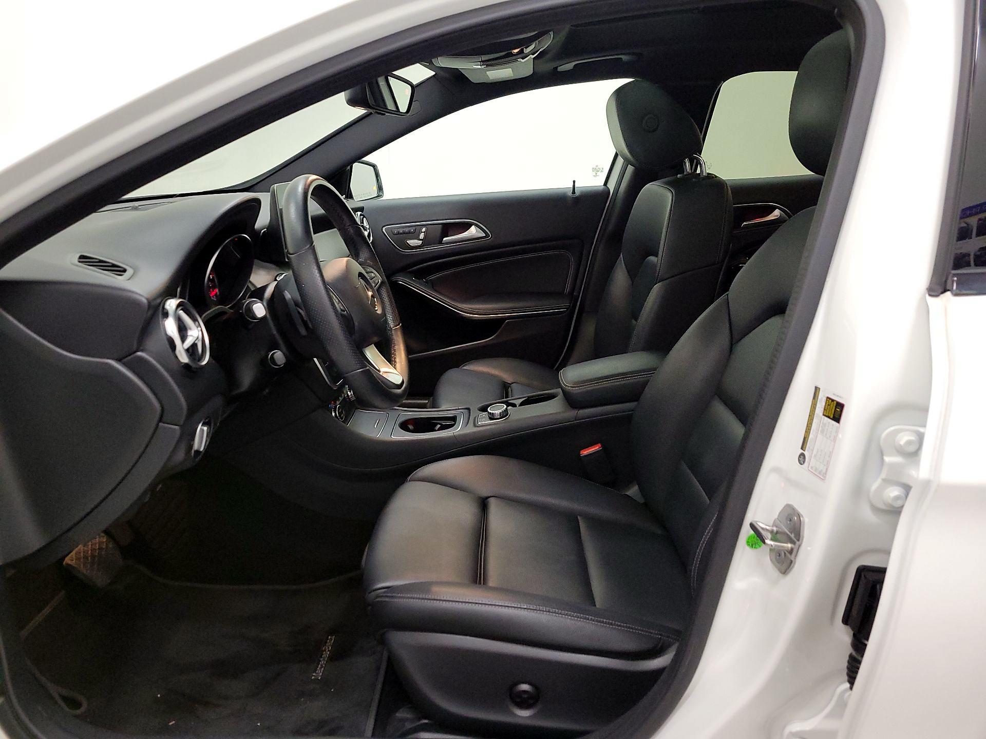 Thumbnail: 2020 Mercedes-Benz GLA - 11