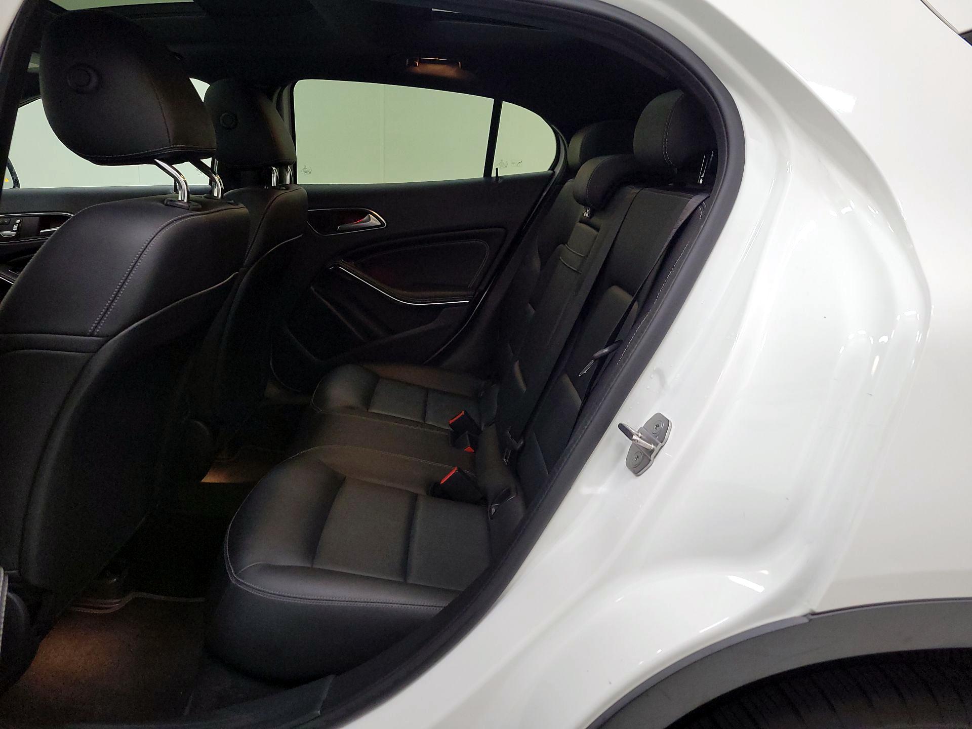 Thumbnail: 2020 Mercedes-Benz GLA - 20