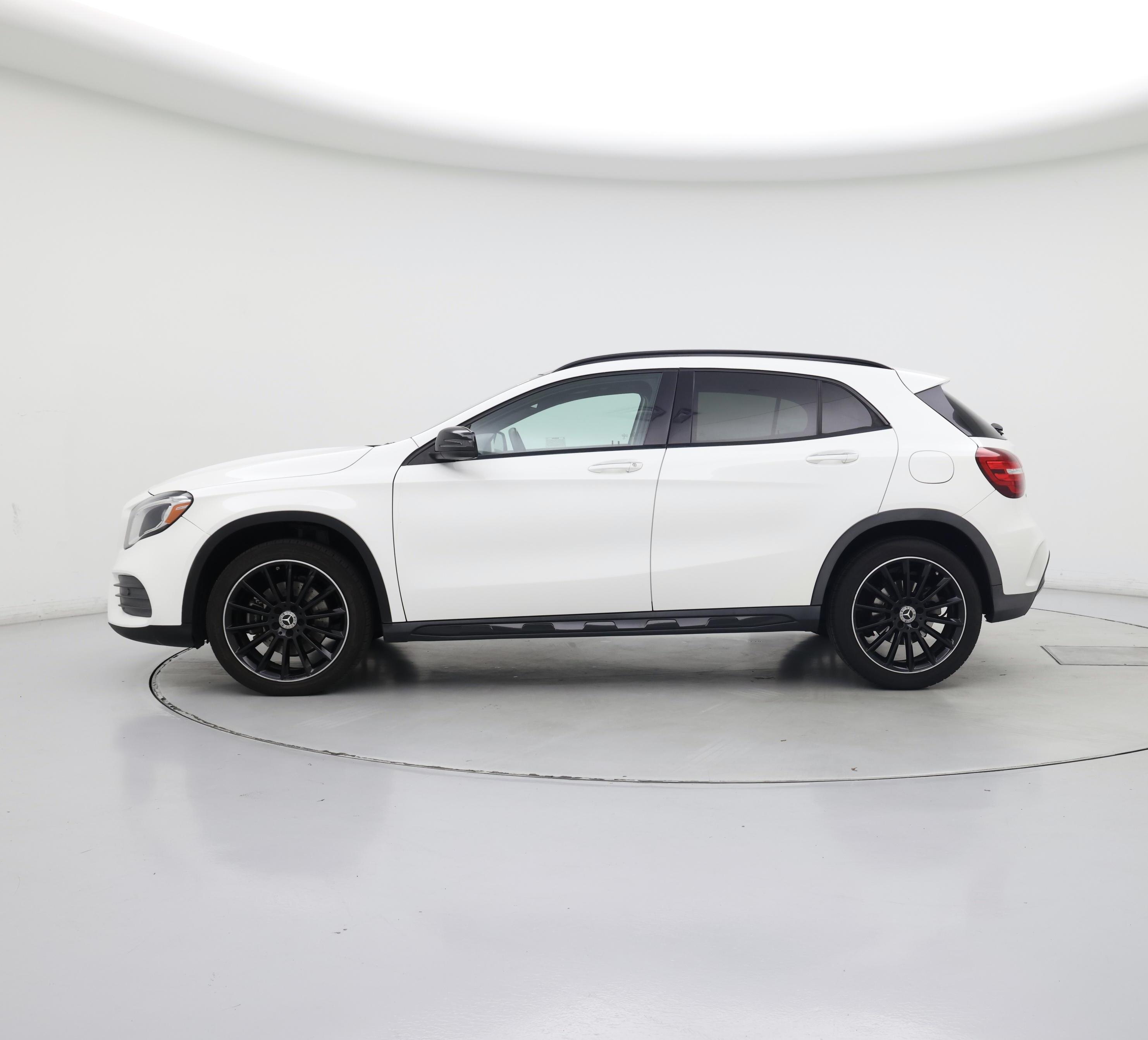 Thumbnail: 2020 Mercedes-Benz GLA - 3
