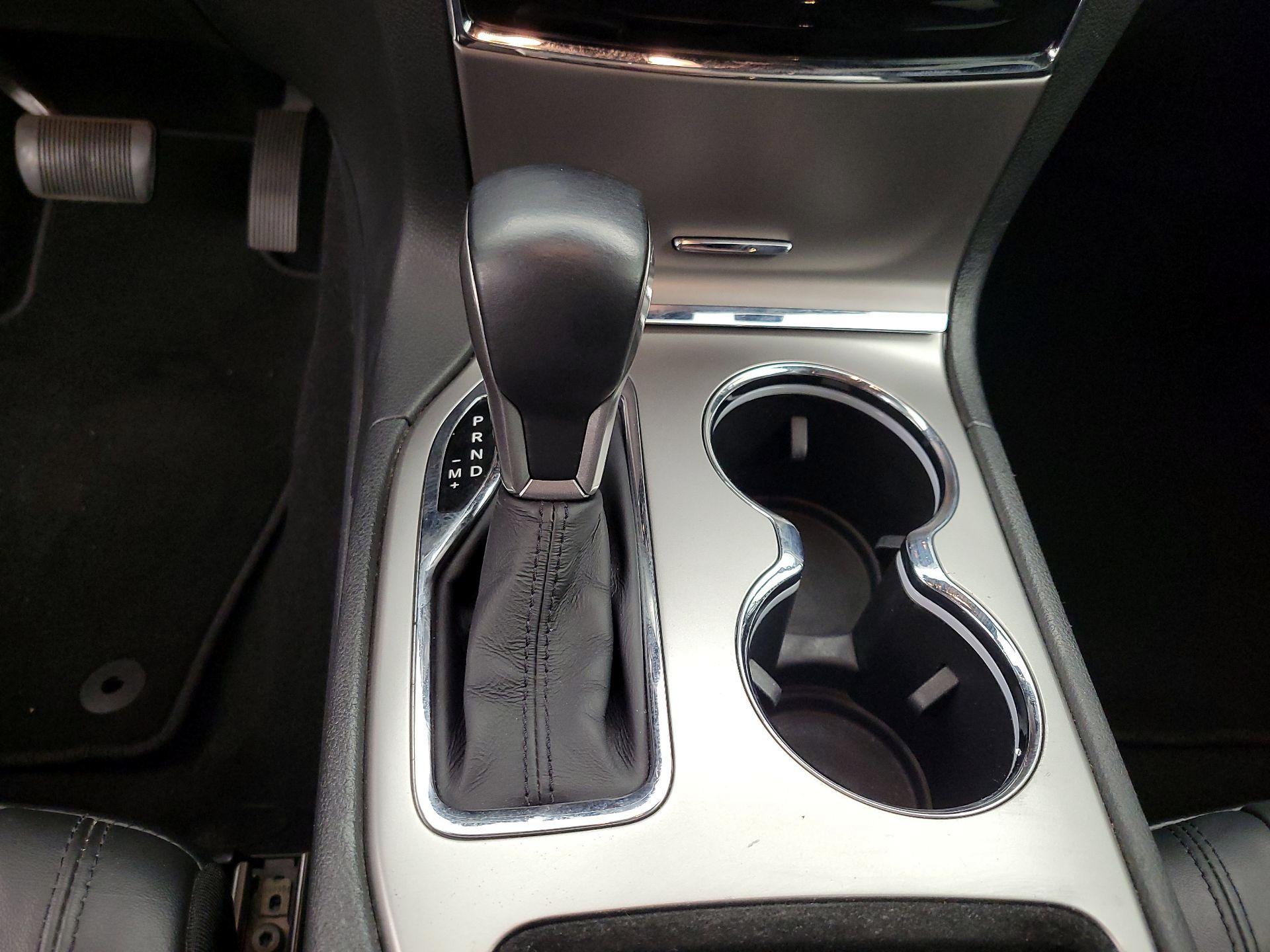 Thumbnail: 2019 Jeep Grand Cherokee - 17