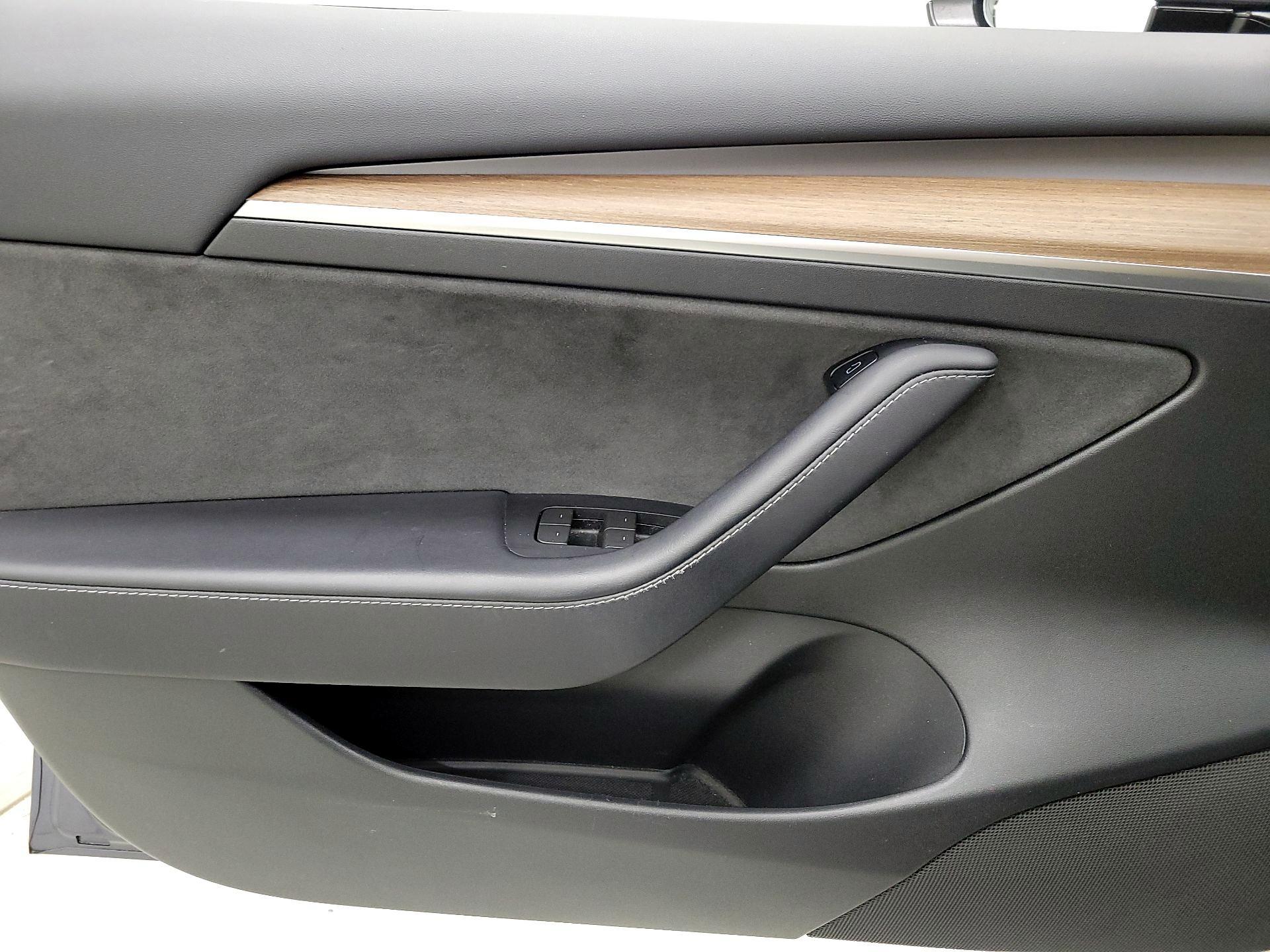 Thumbnail: 2023 Tesla Model 3 - 12