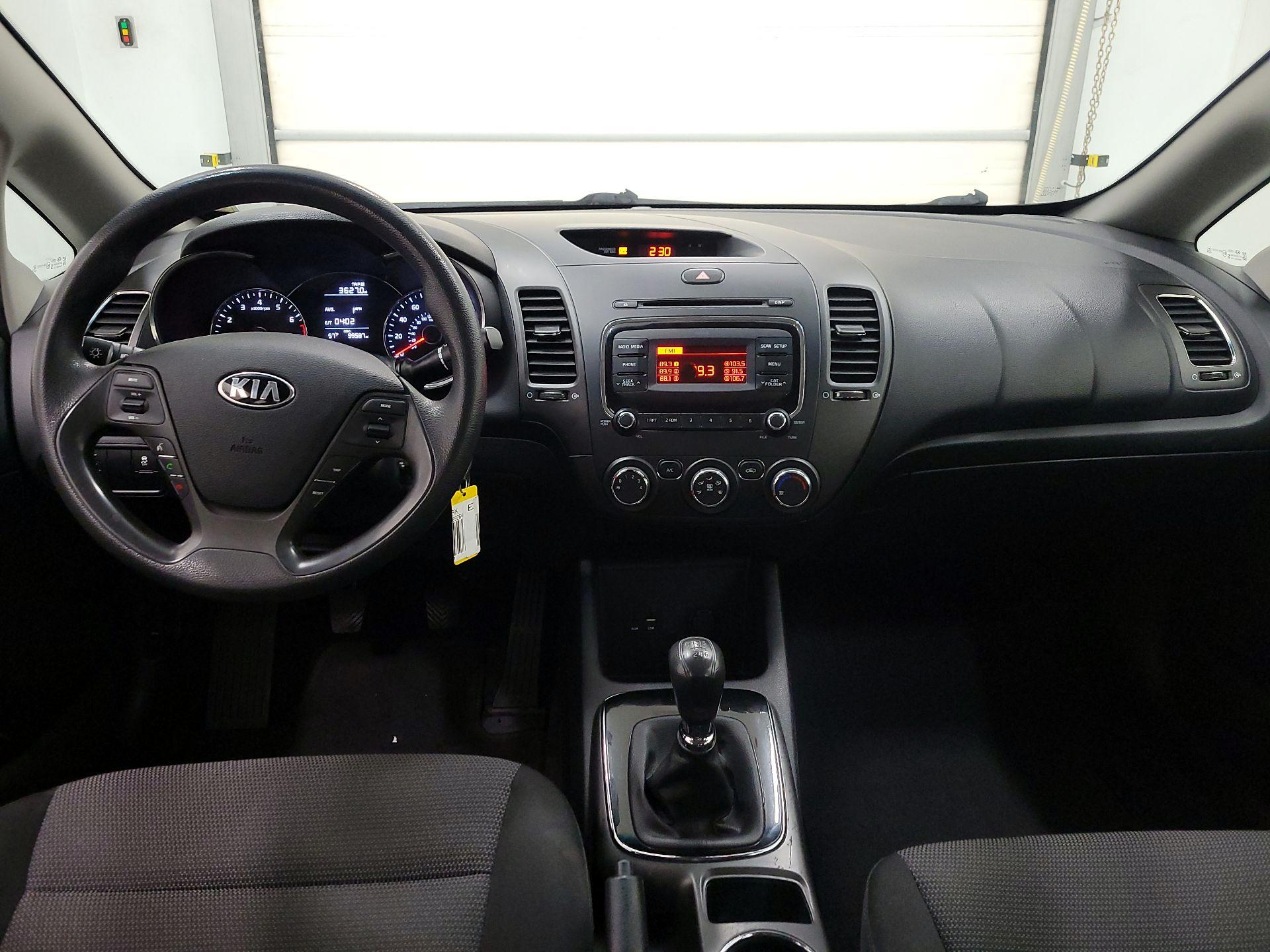 Thumbnail: 2017 Kia Forte - 9