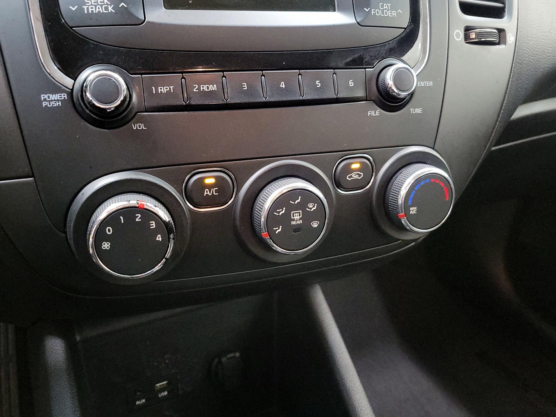 Thumbnail: 2017 Kia Forte - 15