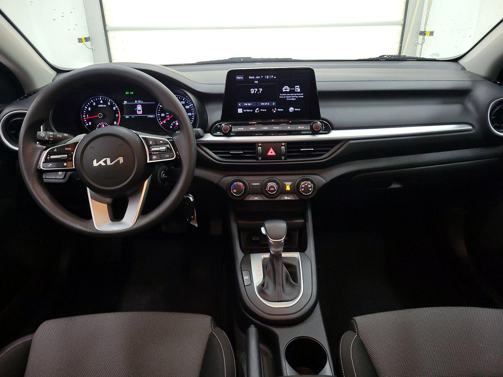 Thumbnail: 2023 Kia Forte - 9