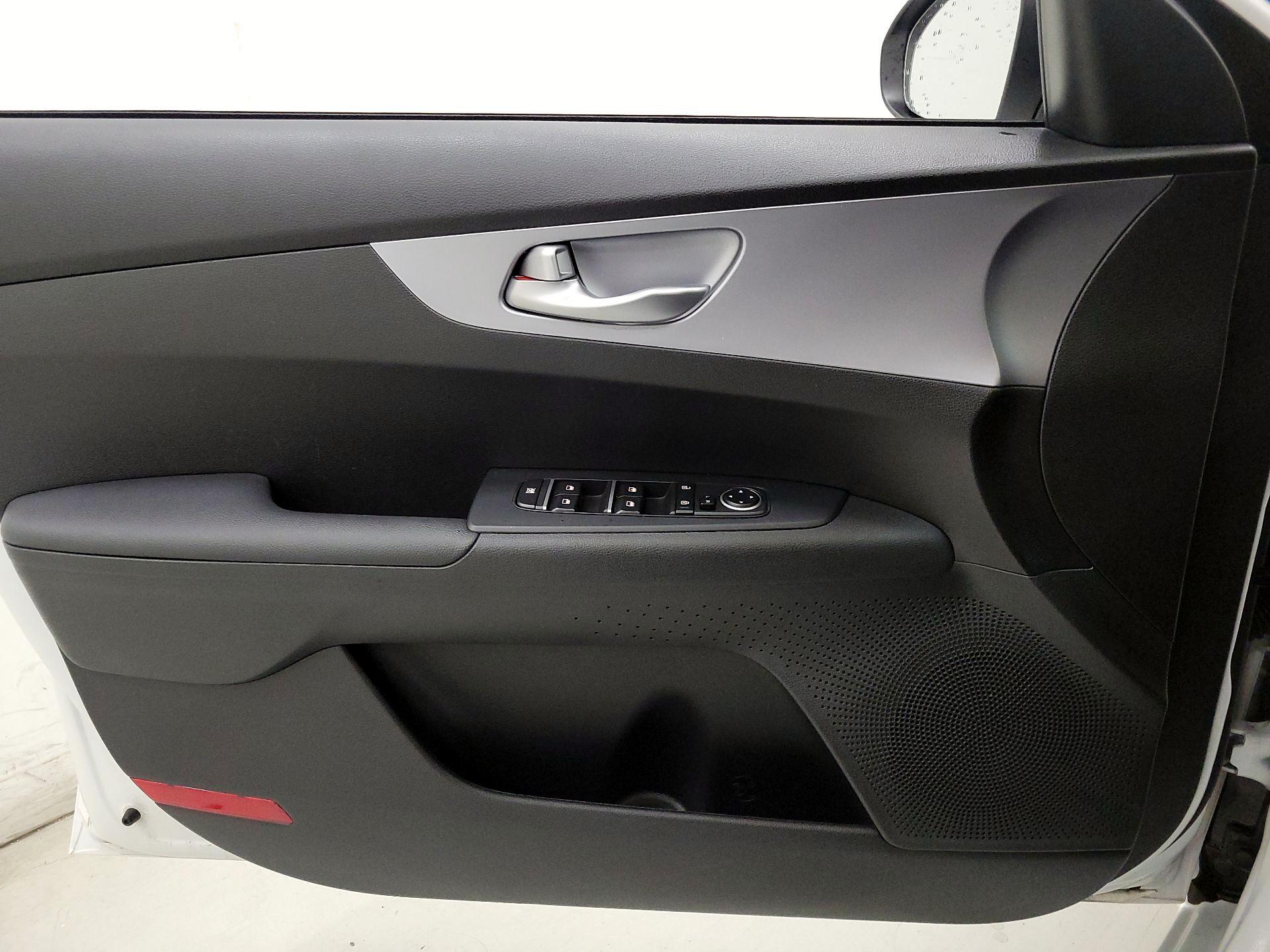 Thumbnail: 2023 Kia Forte - 12