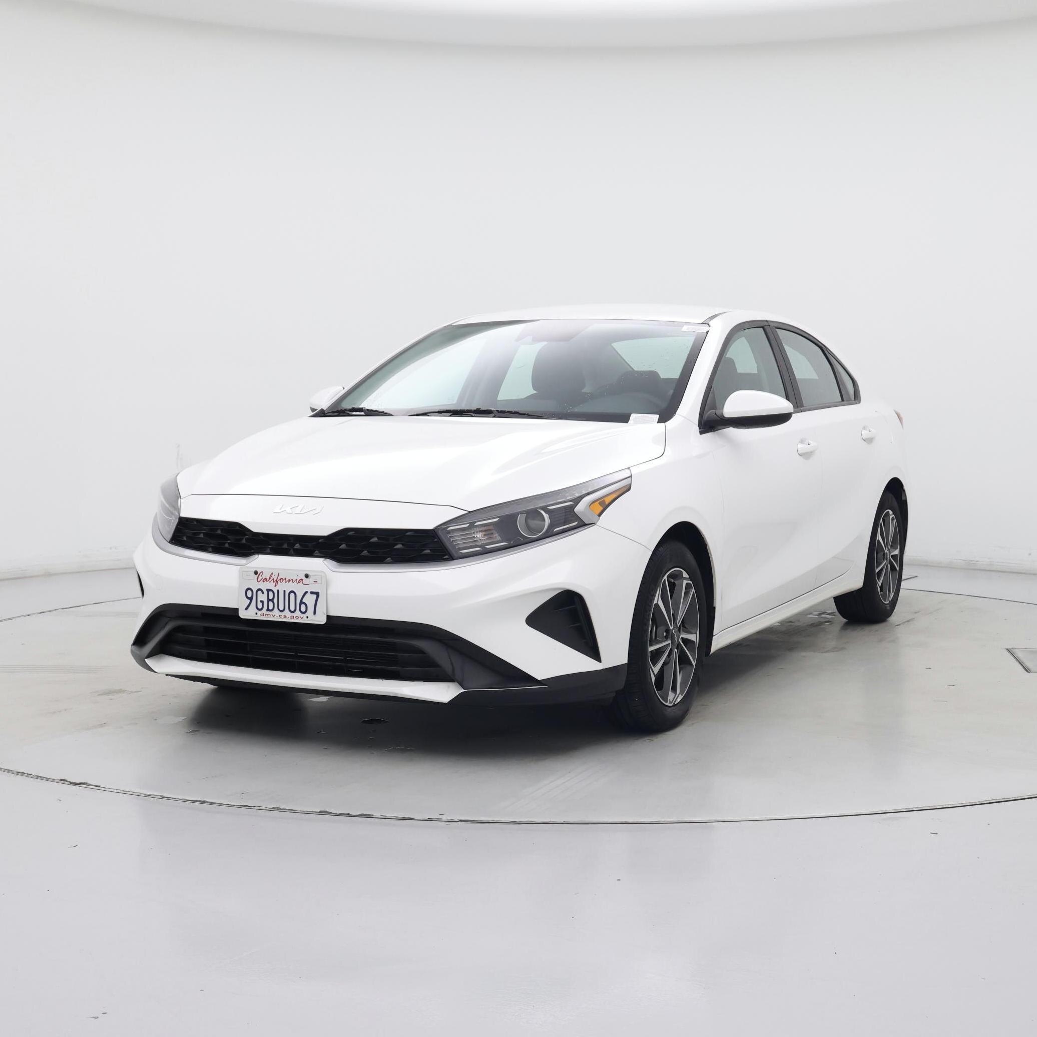 Thumbnail: 2023 Kia Forte - 4