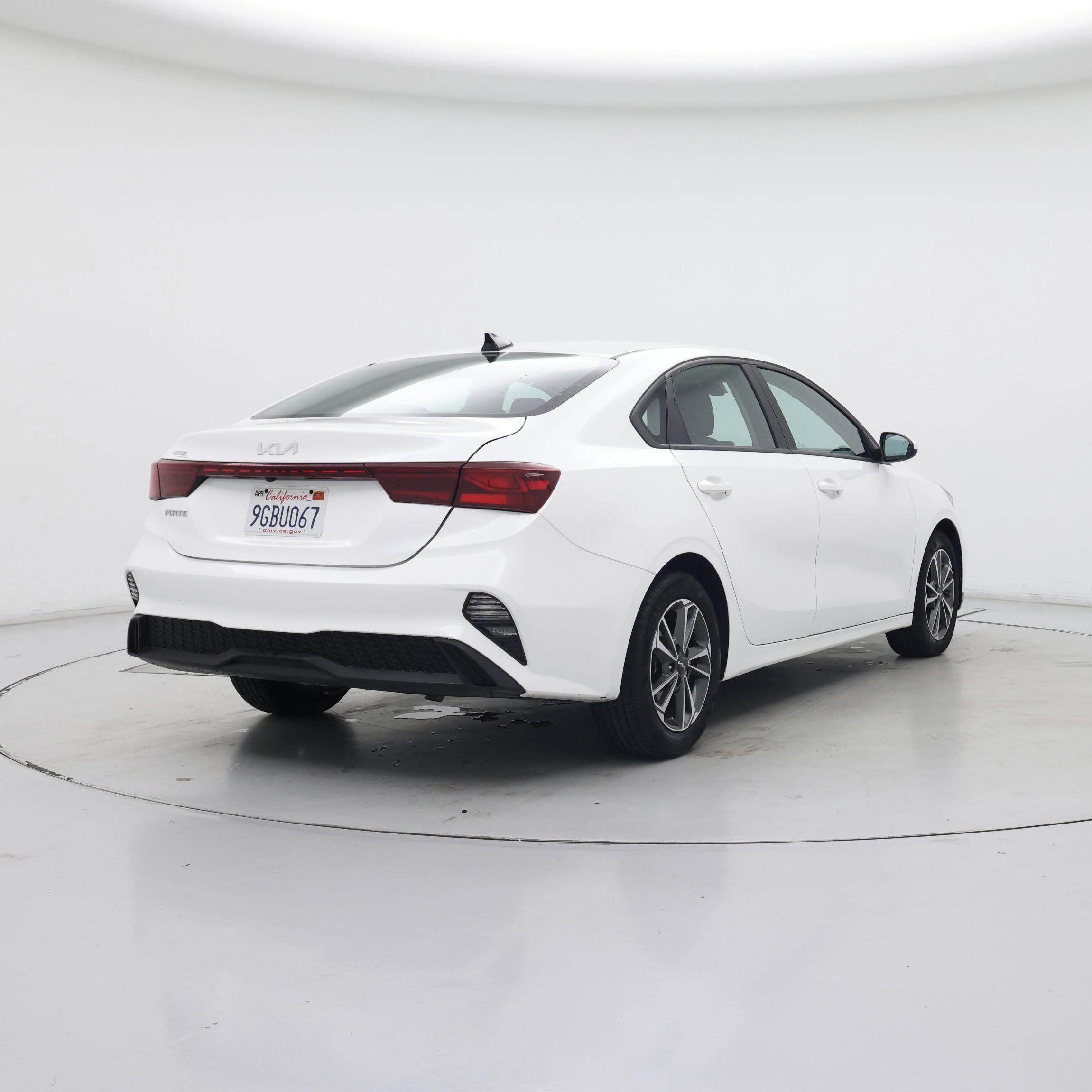 Thumbnail: 2023 Kia Forte - 8