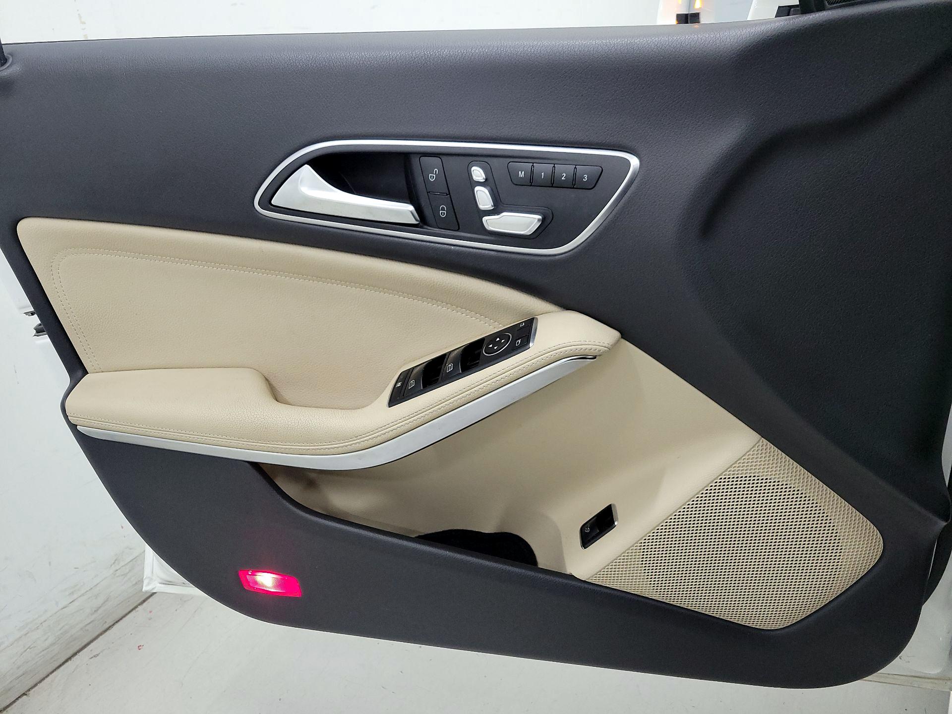 Thumbnail: 2019 Mercedes-Benz CLA - 12