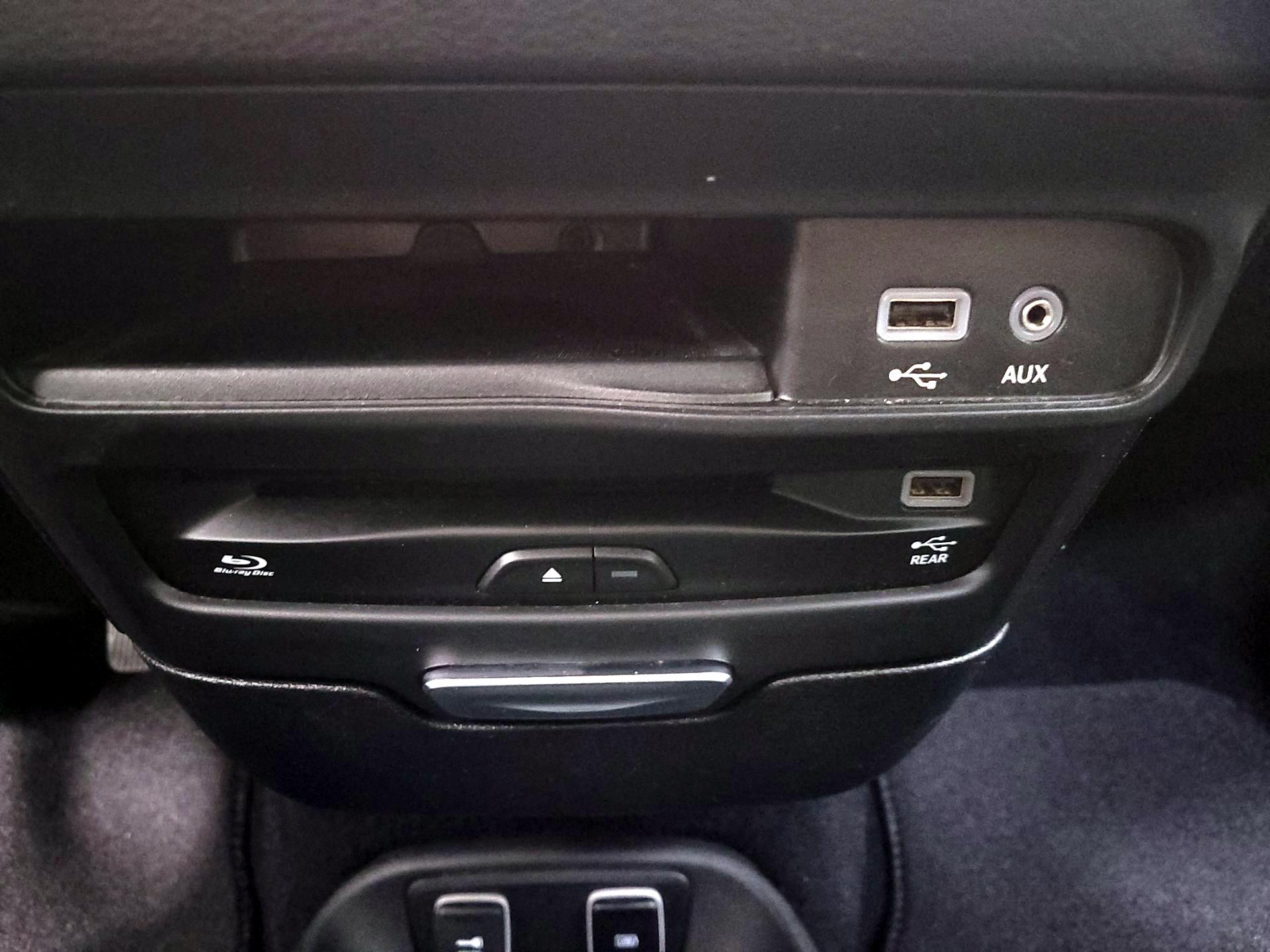 Thumbnail: 2019 Chrysler Pacifica - 19