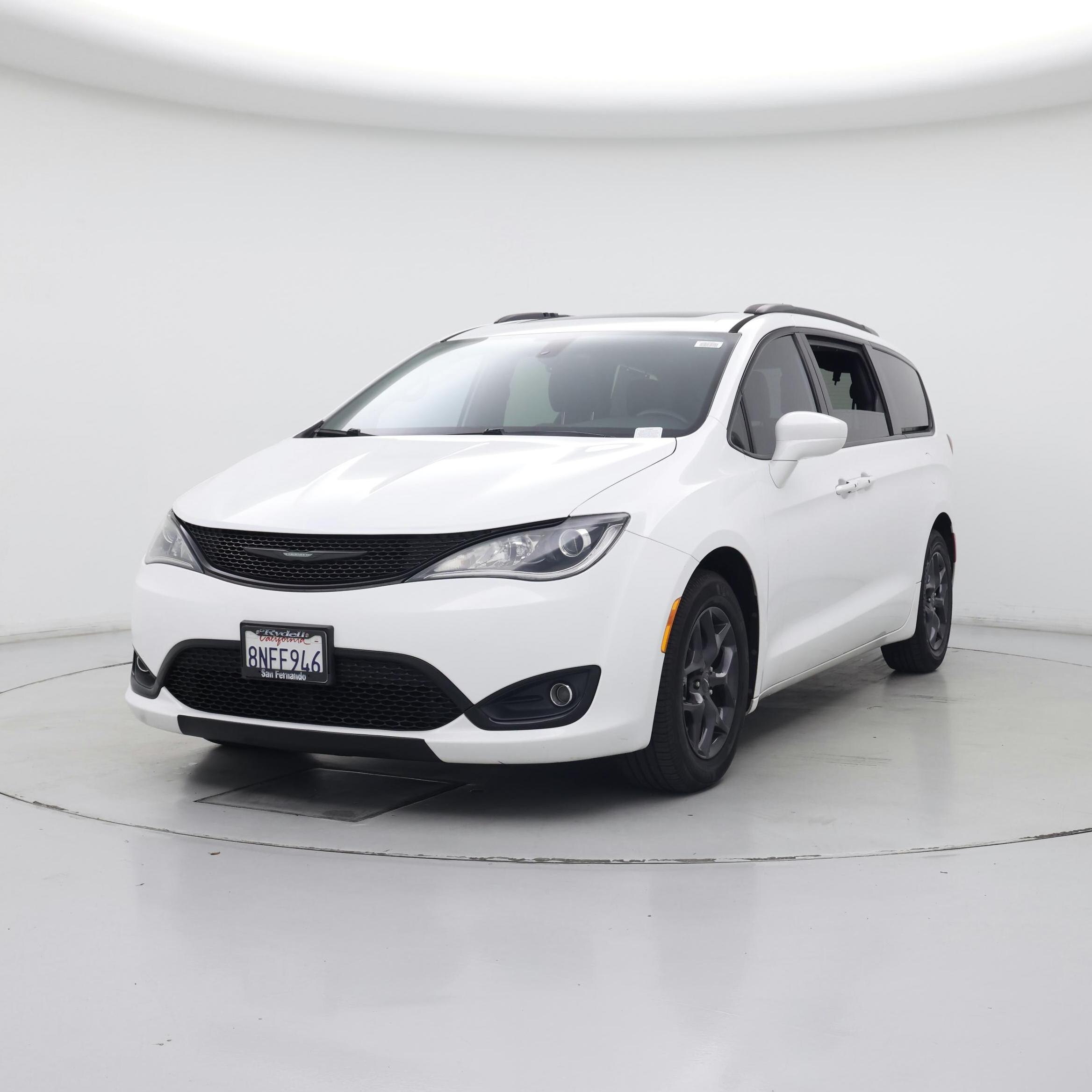 Thumbnail: 2019 Chrysler Pacifica - 4