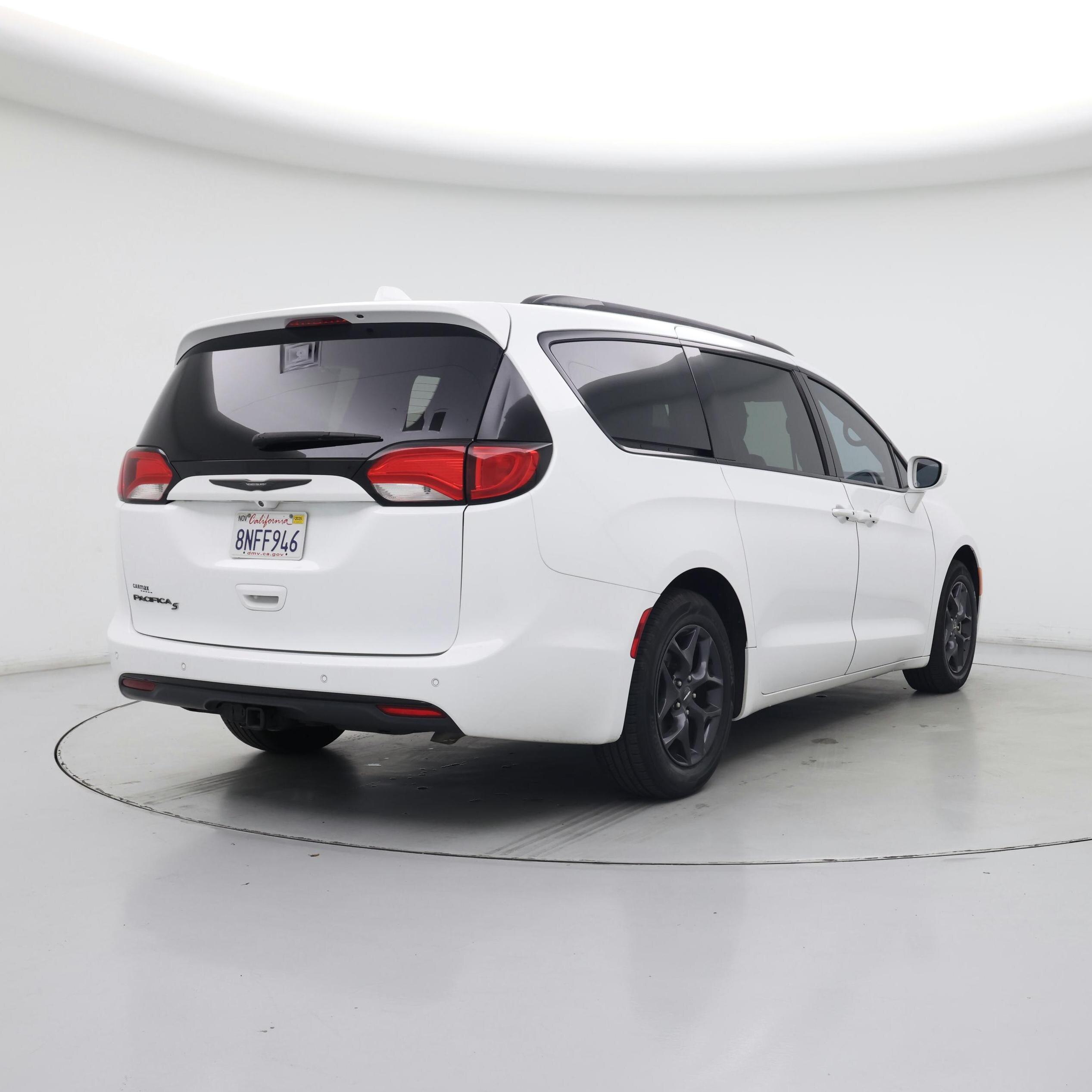 Thumbnail: 2019 Chrysler Pacifica - 8