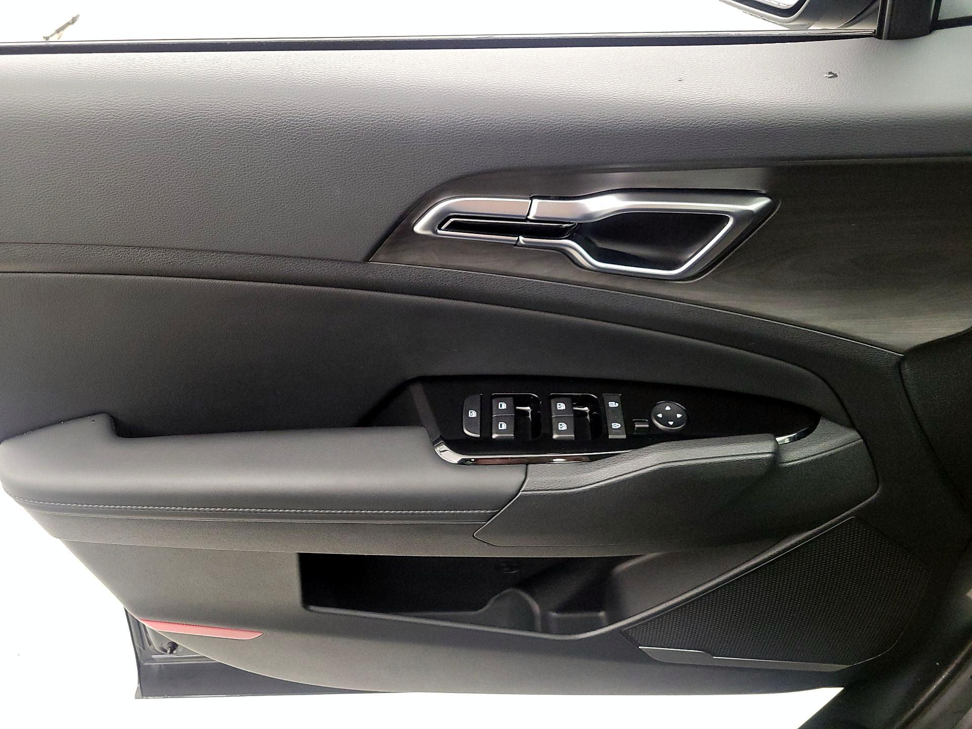 Thumbnail: 2025 Kia Sportage - 12