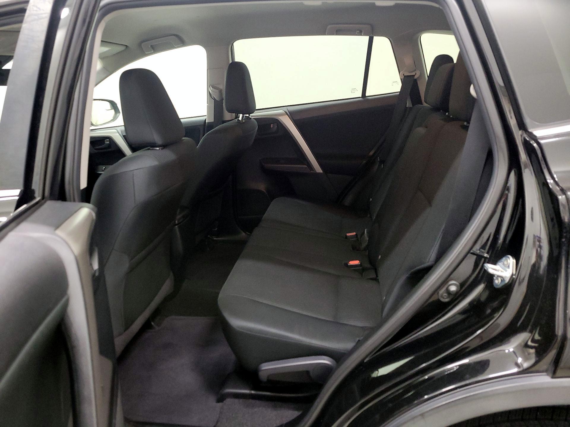 Thumbnail: 2018 Toyota RAV4 - 19