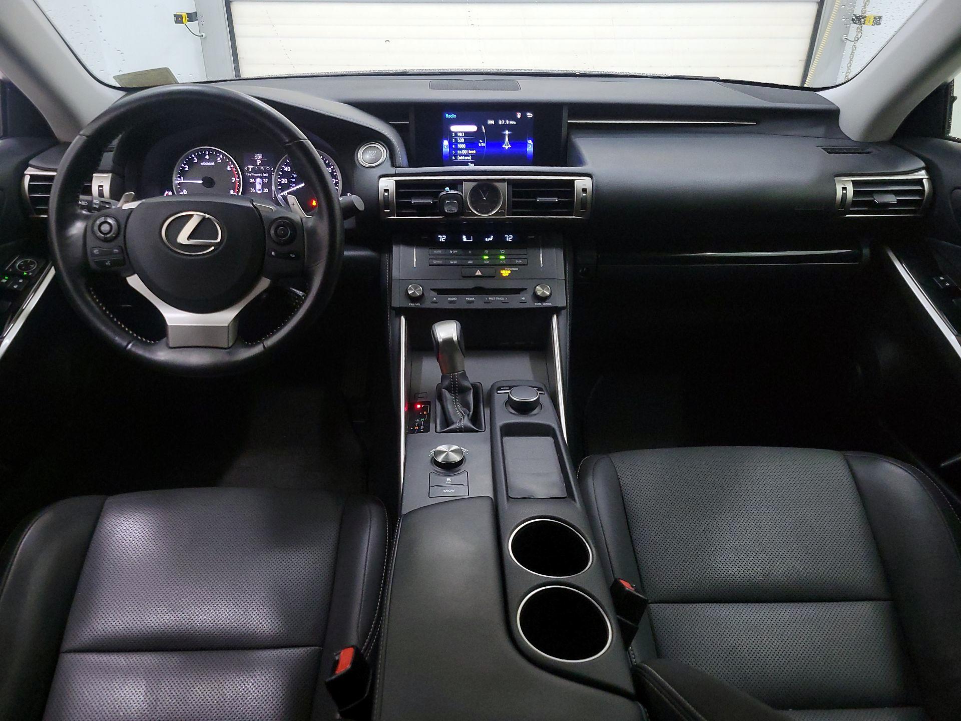 Thumbnail: 2016 Lexus IS - 9