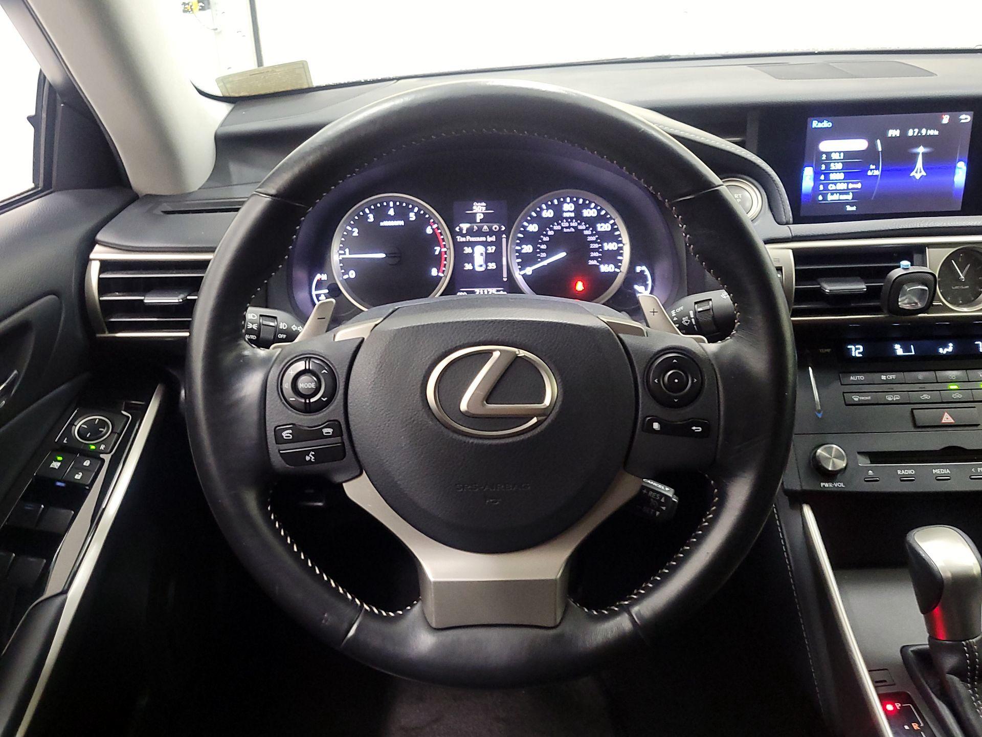 Thumbnail: 2016 Lexus IS - 10