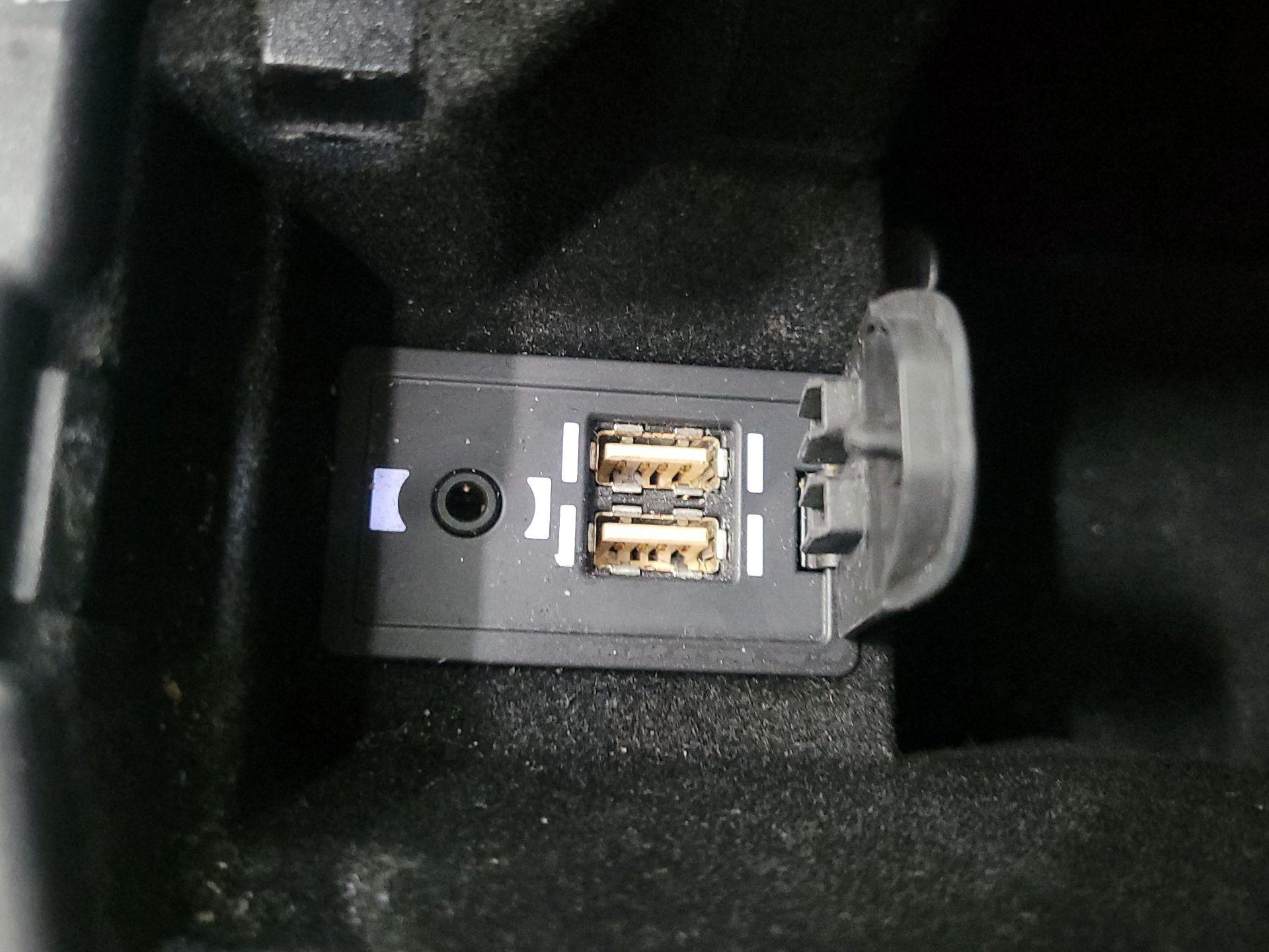 Thumbnail: 2016 Lexus IS - 18