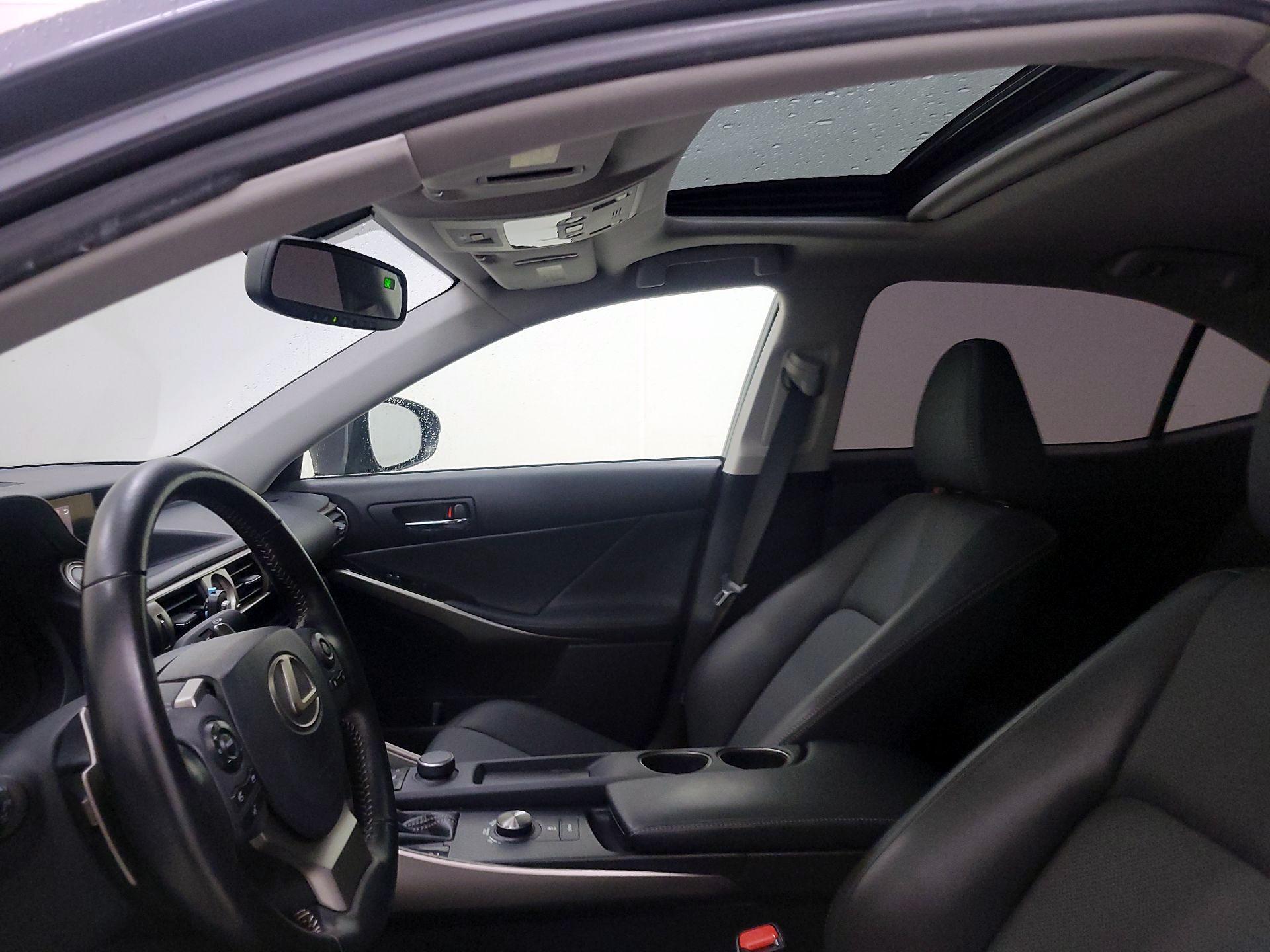 Thumbnail: 2016 Lexus IS - 19