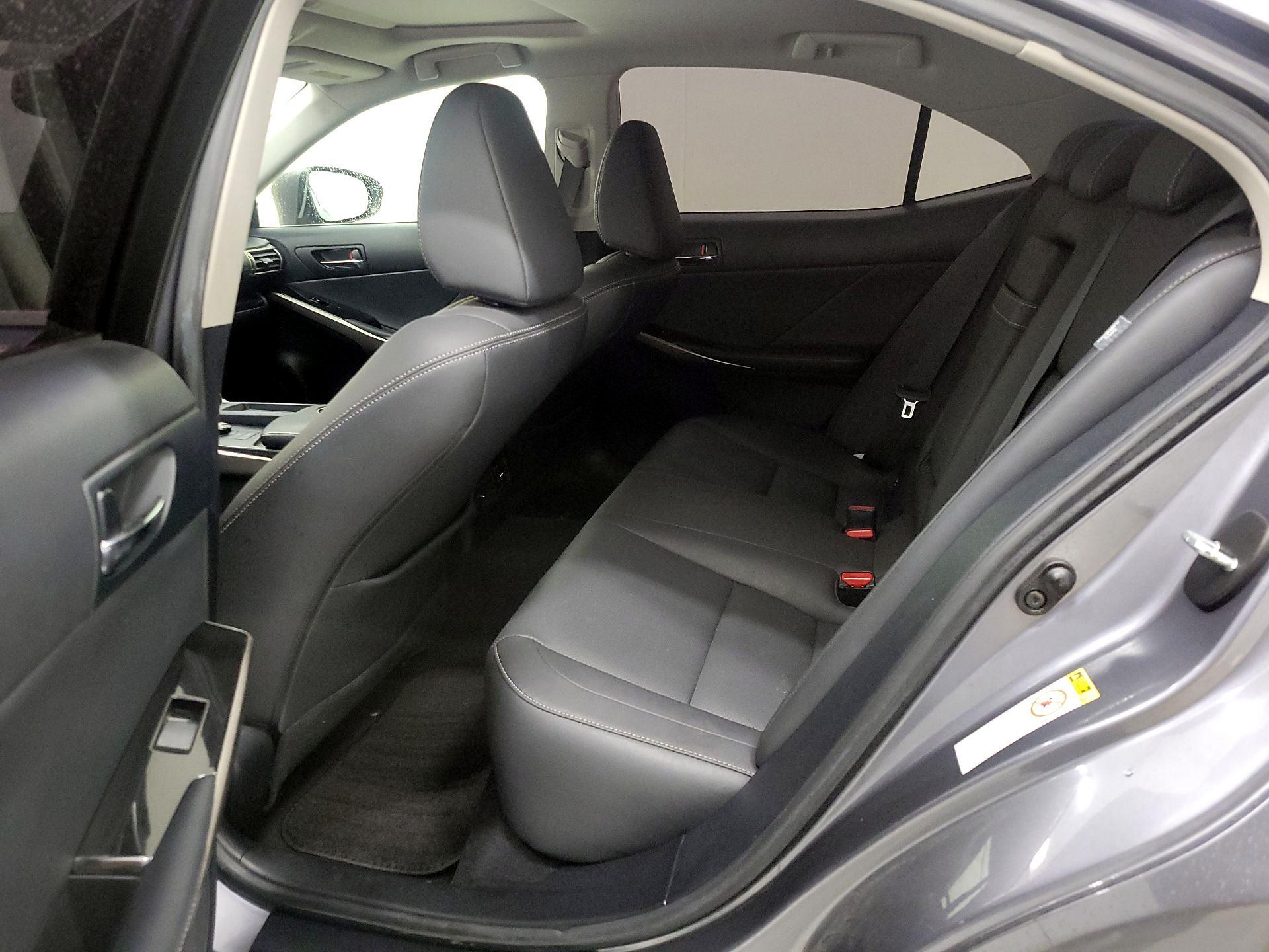 Thumbnail: 2016 Lexus IS - 20