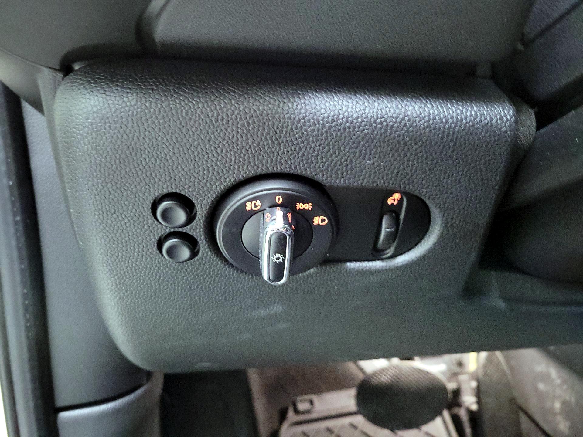 Thumbnail: 2018 MINI Cooper Hardtop - 13