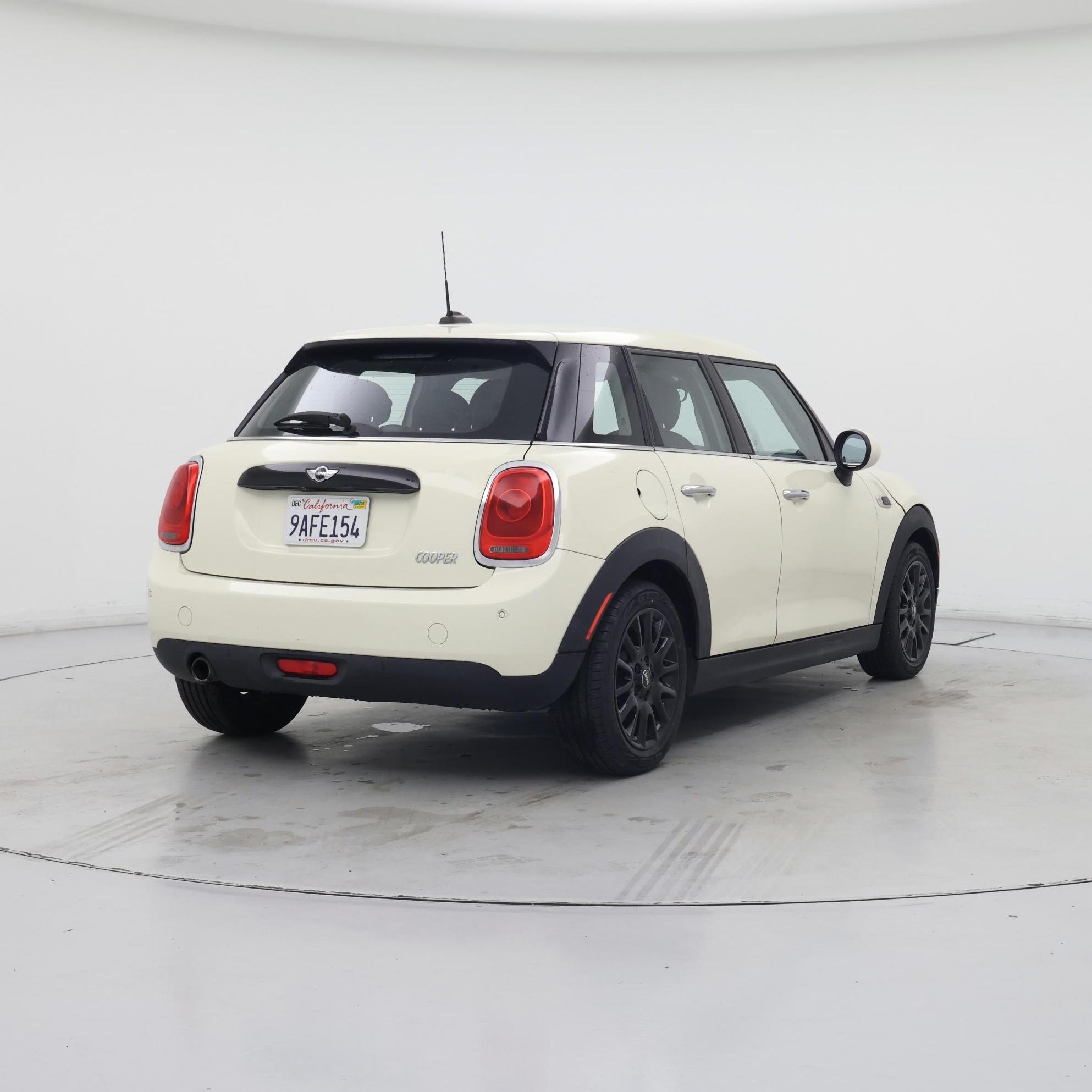 Thumbnail: 2018 MINI Cooper Hardtop - 8