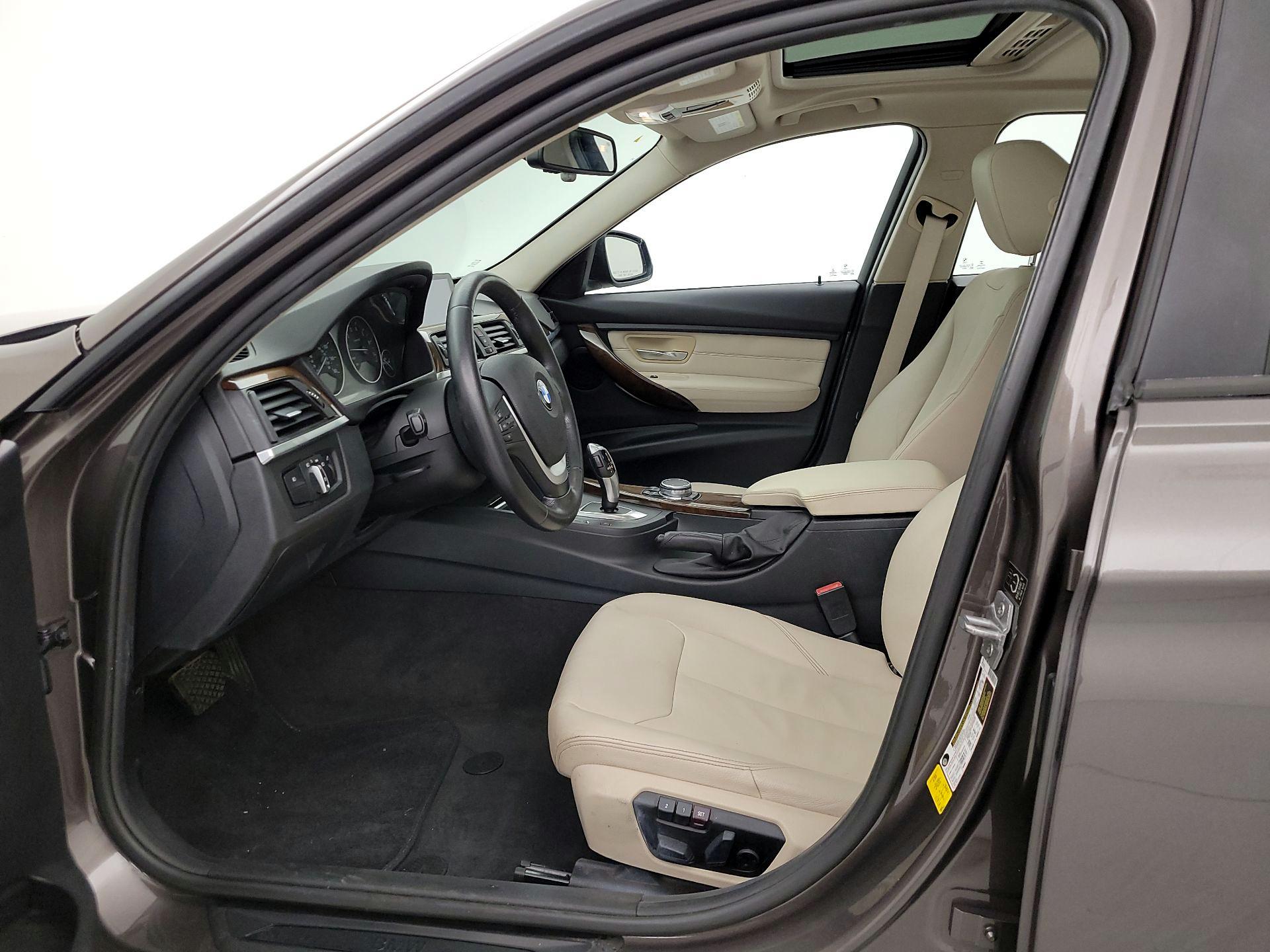 Thumbnail: 2015 BMW 3 Series - 11