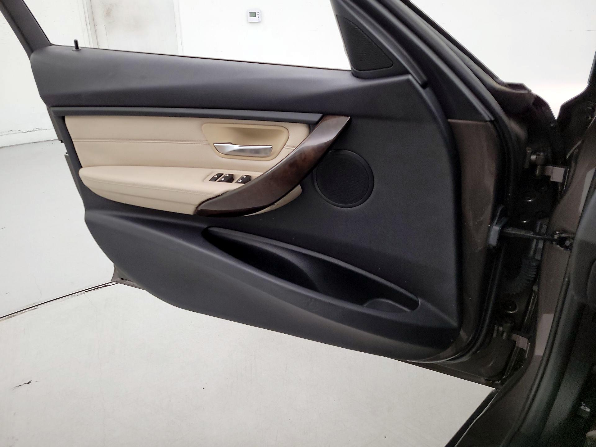 Thumbnail: 2015 BMW 3 Series - 12