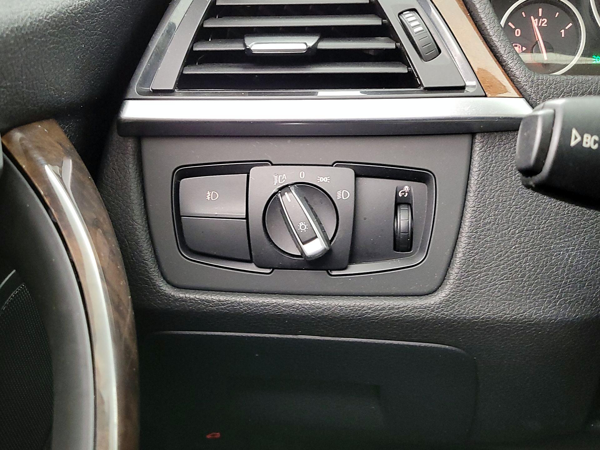 Thumbnail: 2015 BMW 3 Series - 13