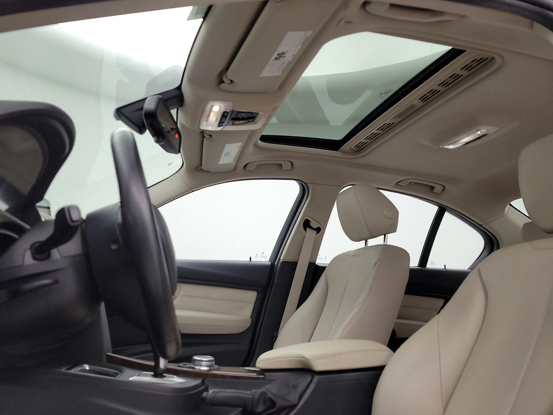 Thumbnail: 2015 BMW 3 Series - 20