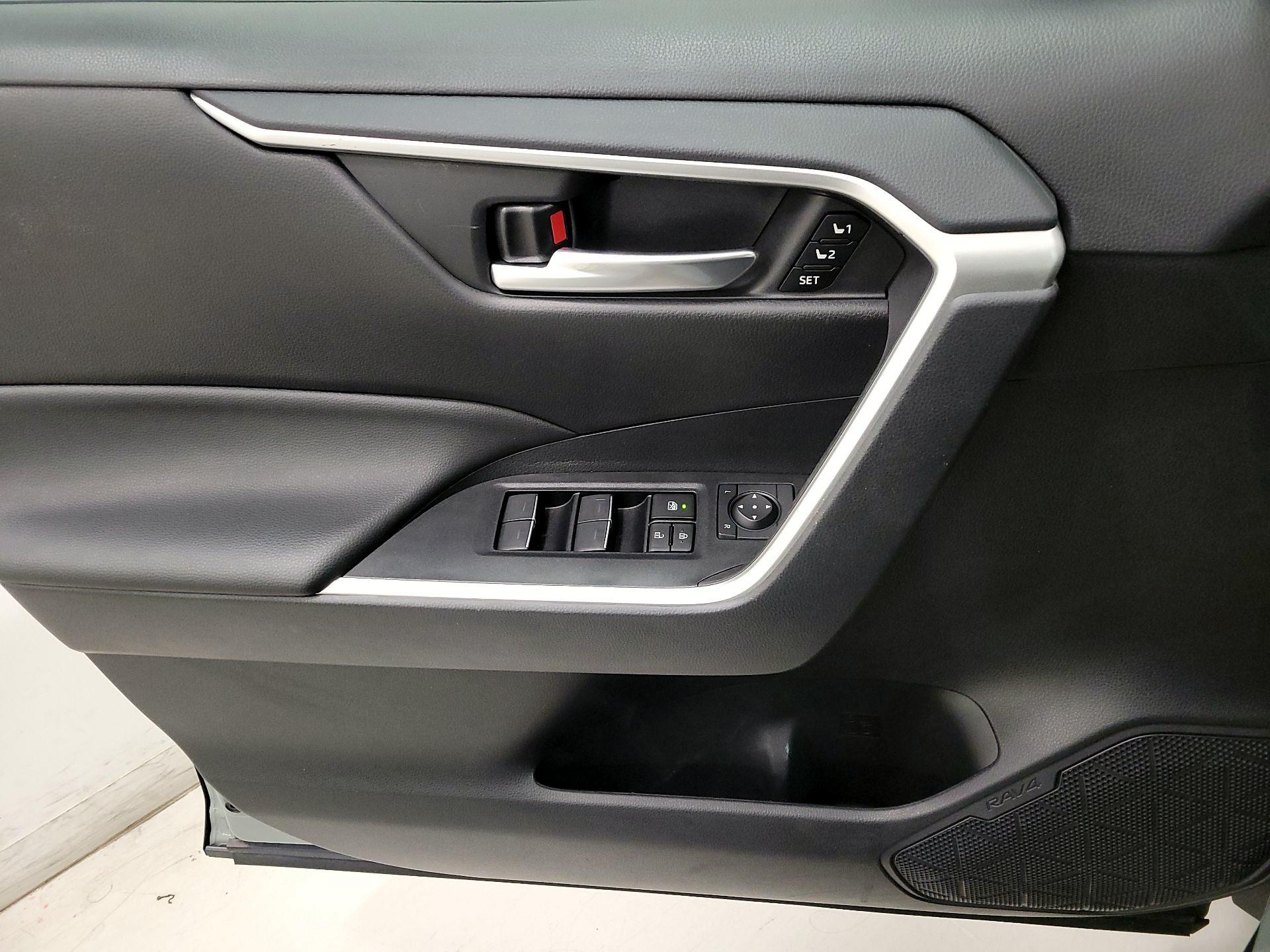 Thumbnail: 2023 Toyota RAV4 - 12